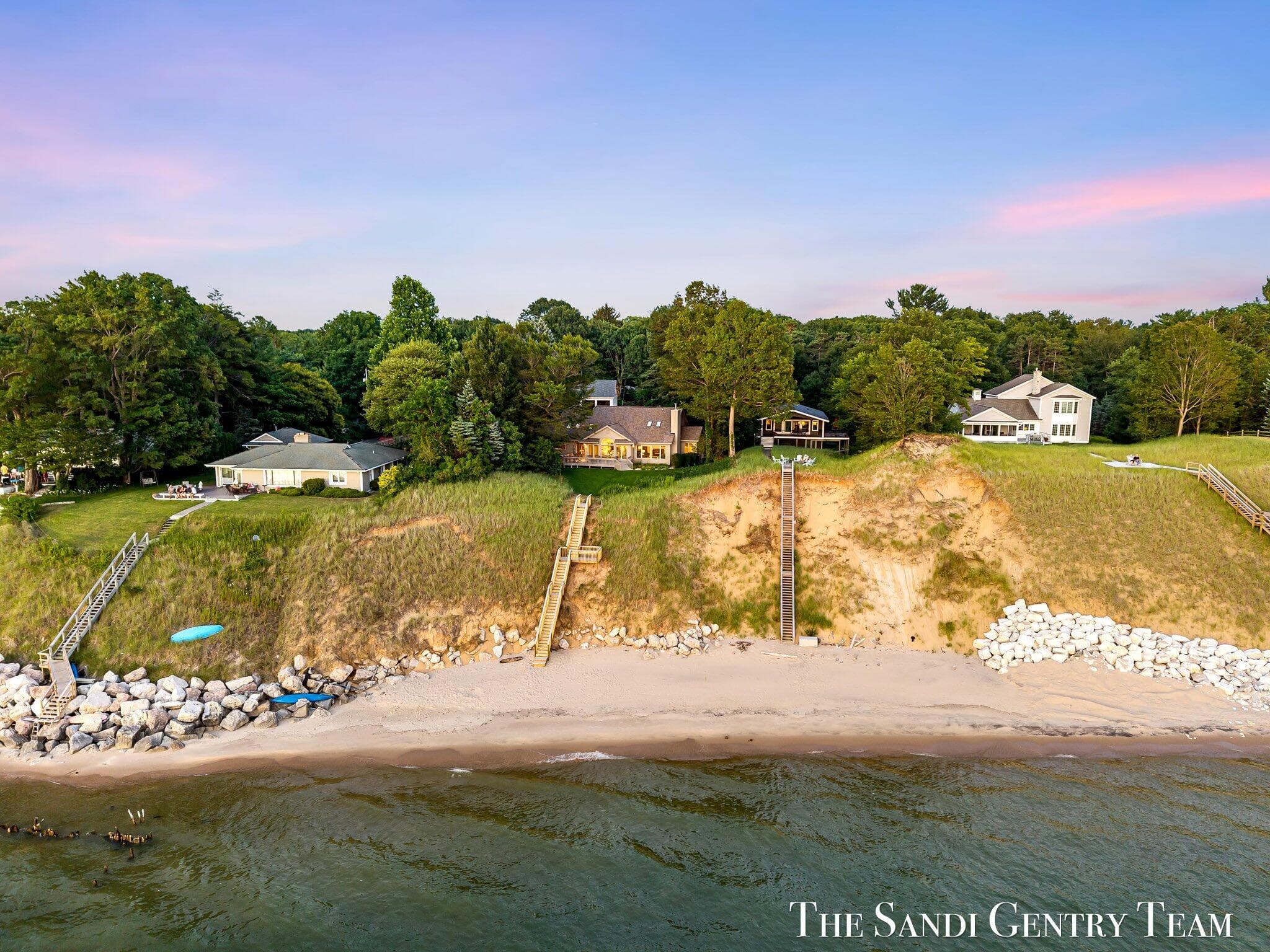 Primary property photo