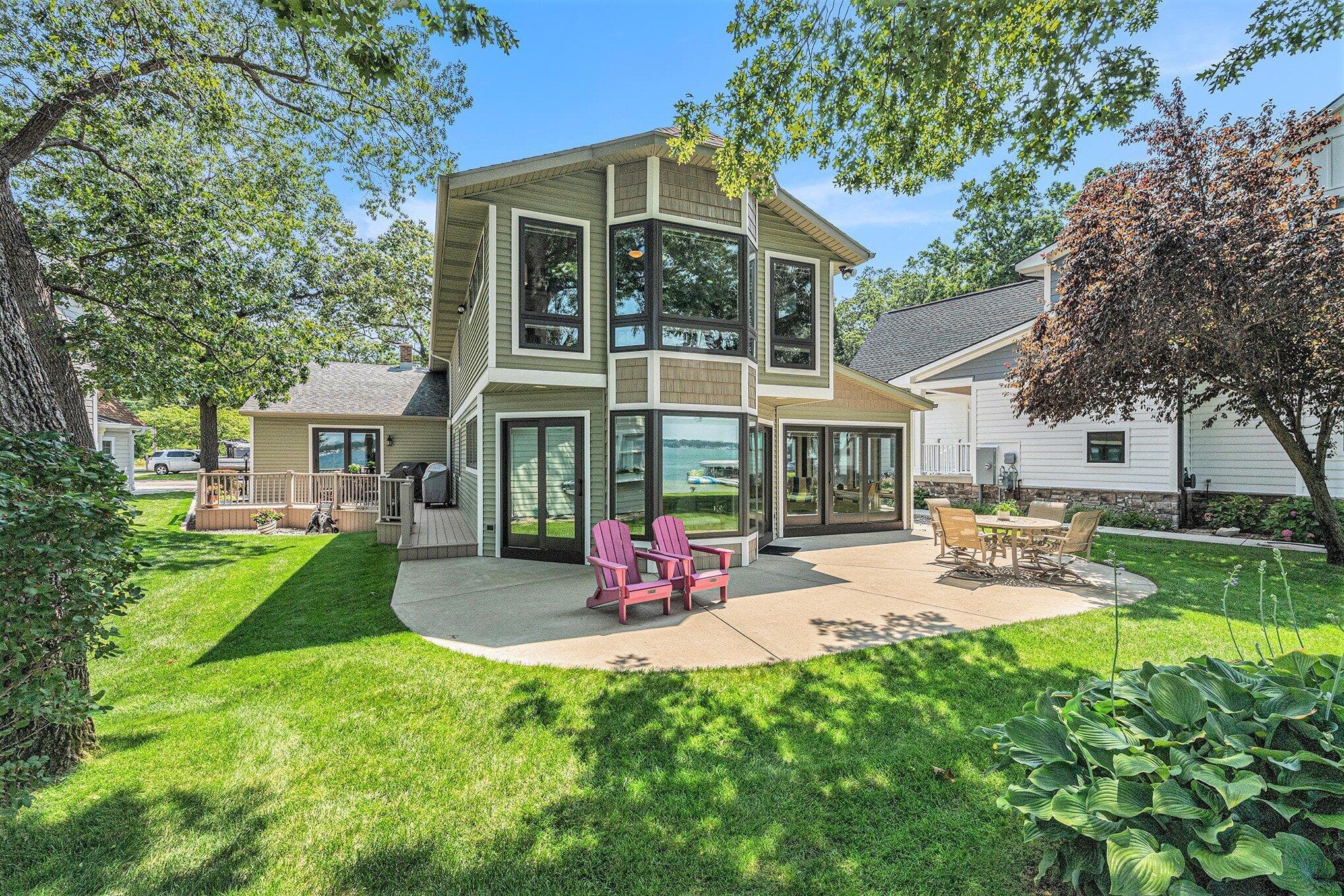 Primary property photo