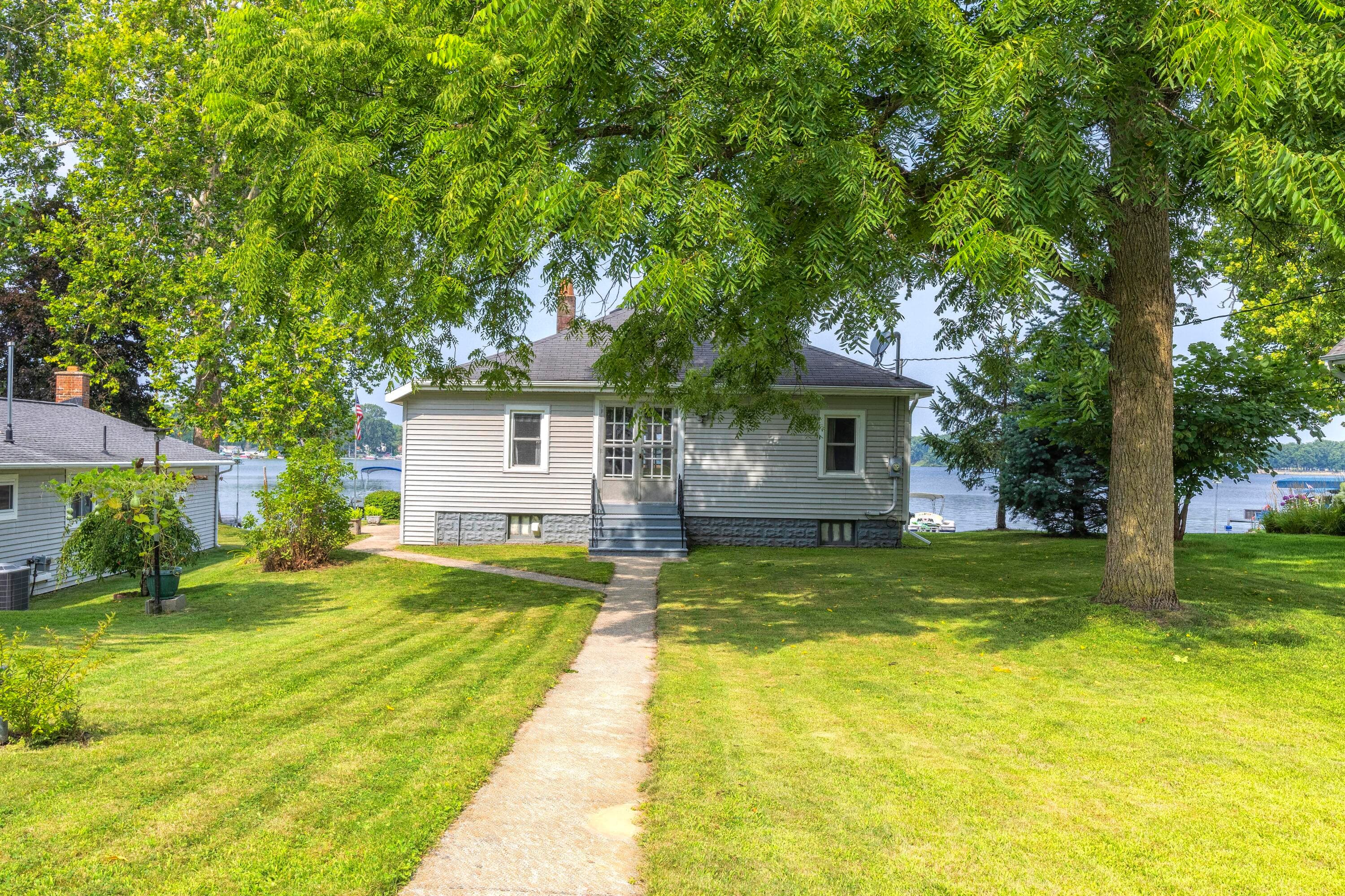 Primary property photo