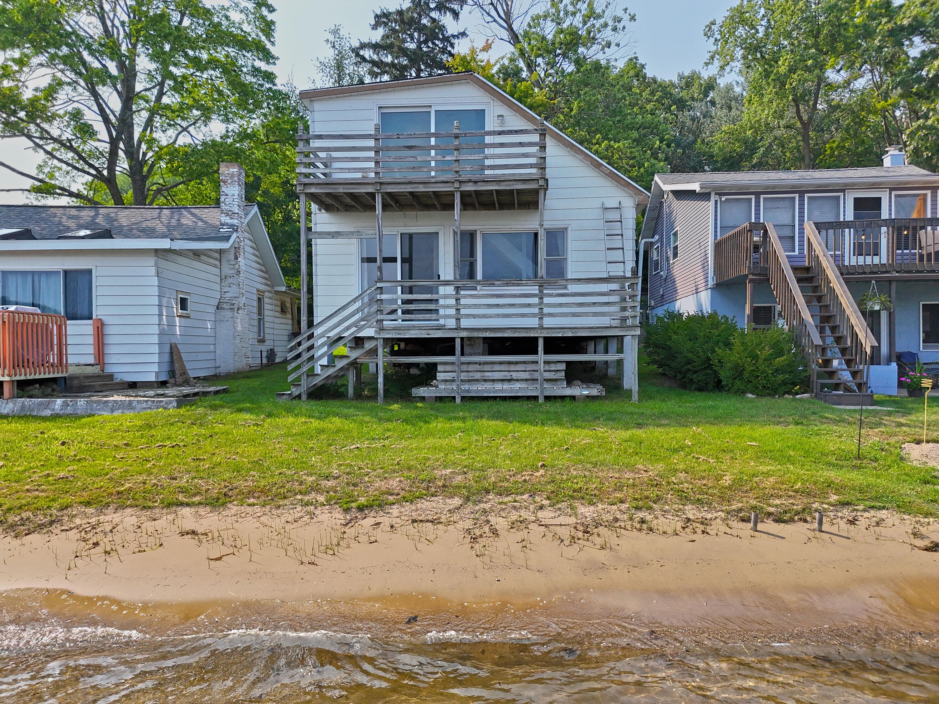 Primary property photo