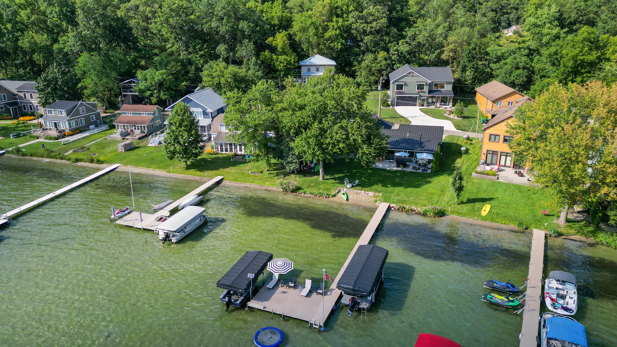 Primary property photo