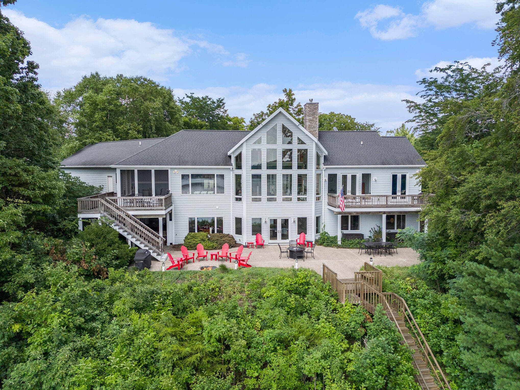 Primary property photo