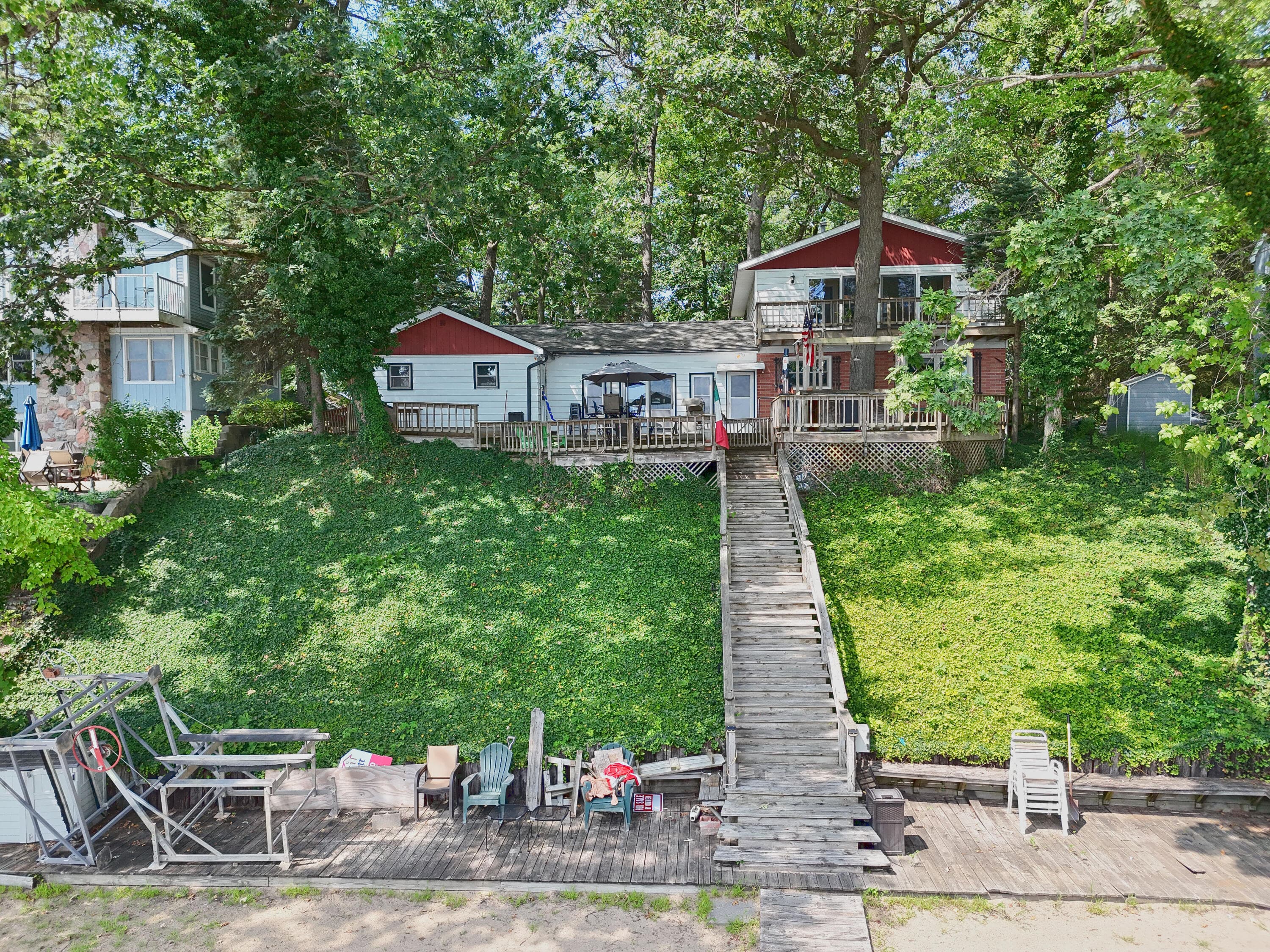 Primary property photo