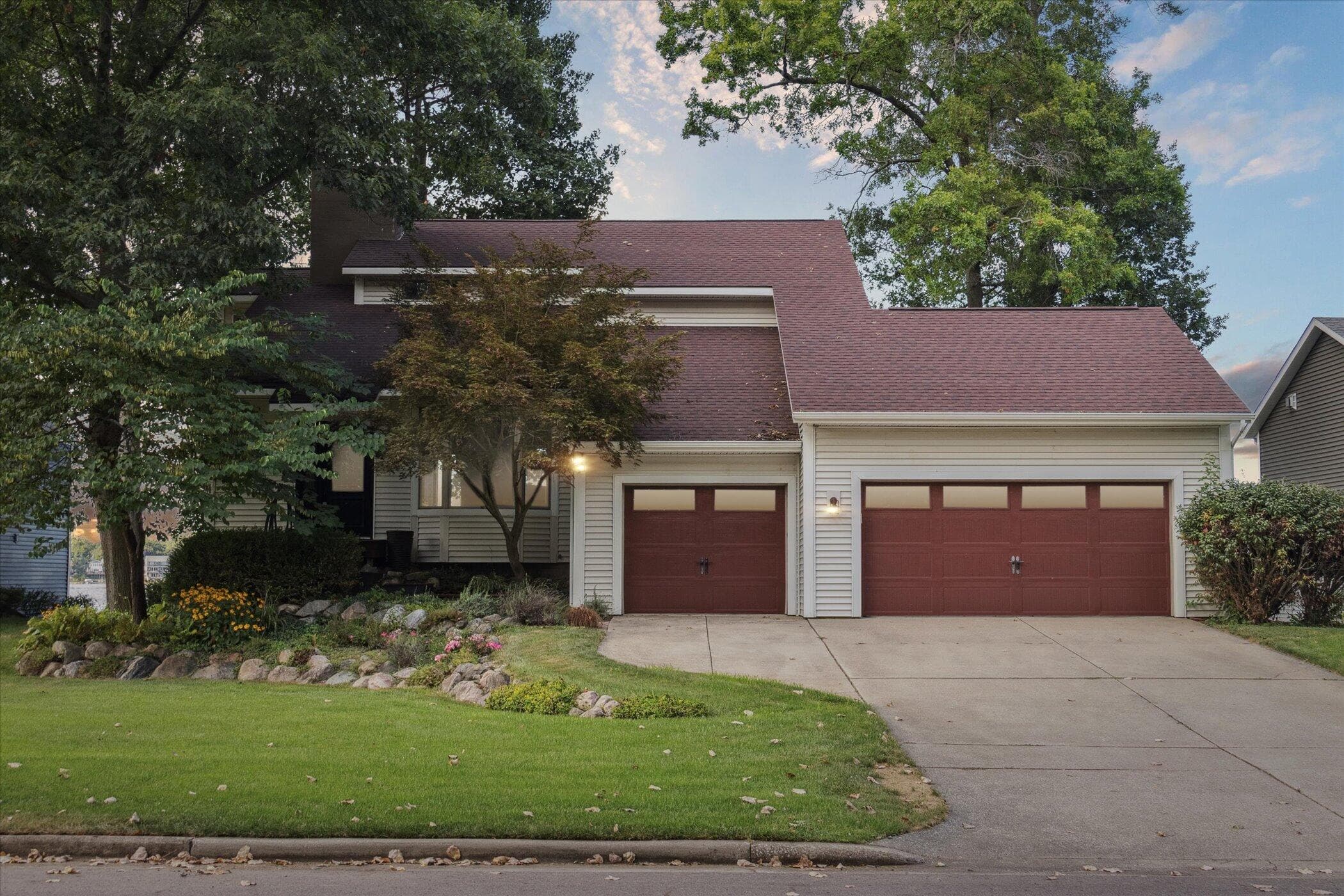Primary property photo