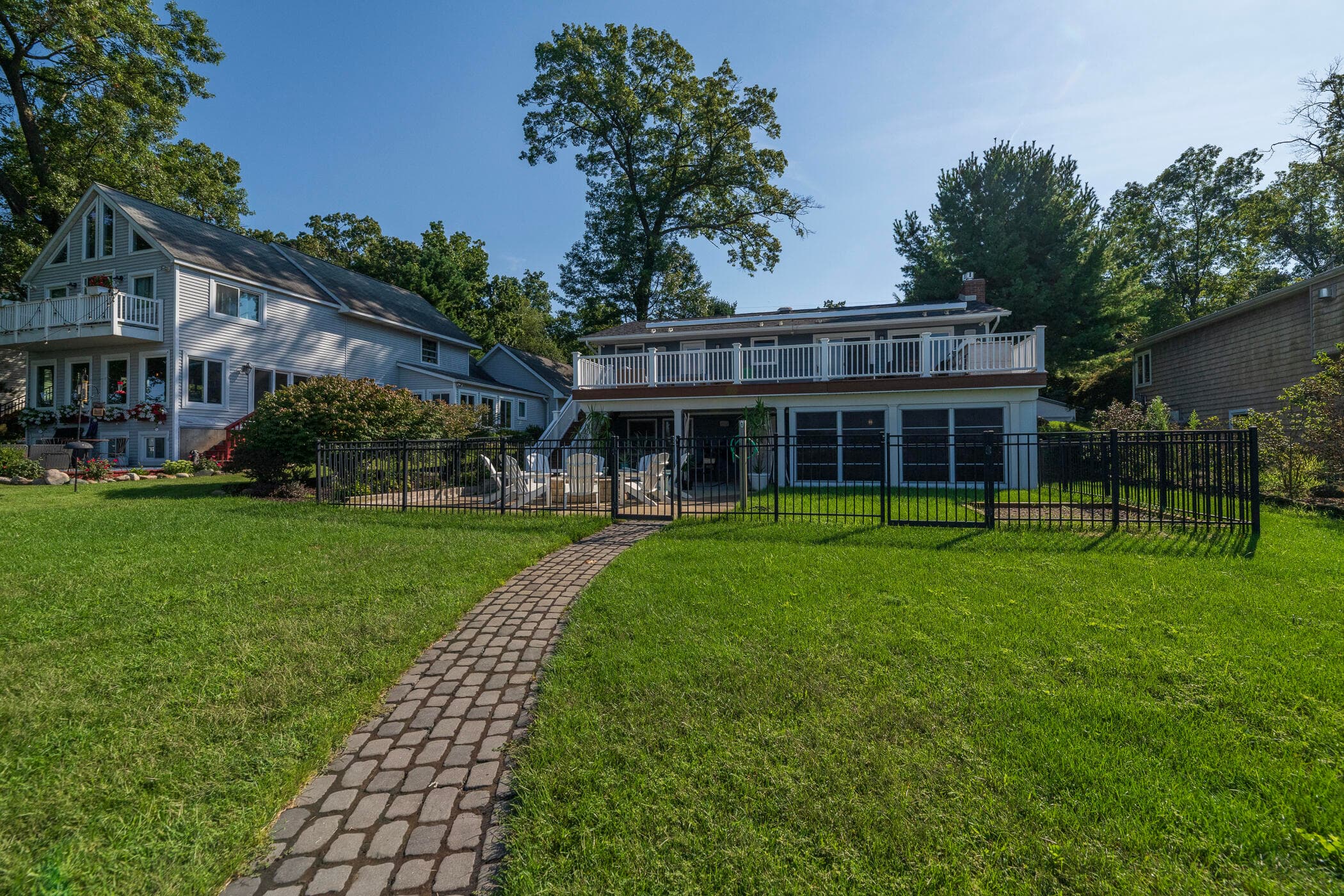 Primary property photo