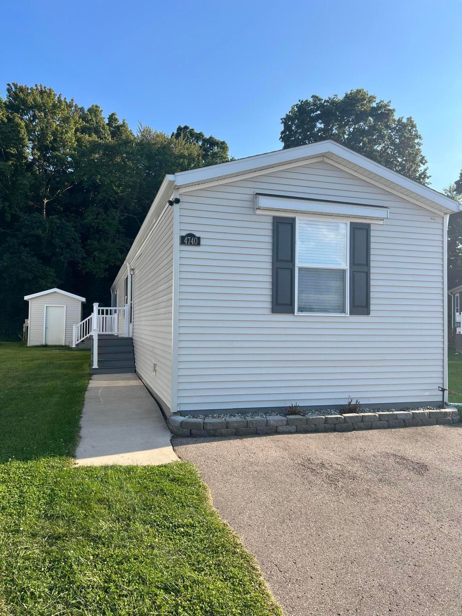 Primary property photo