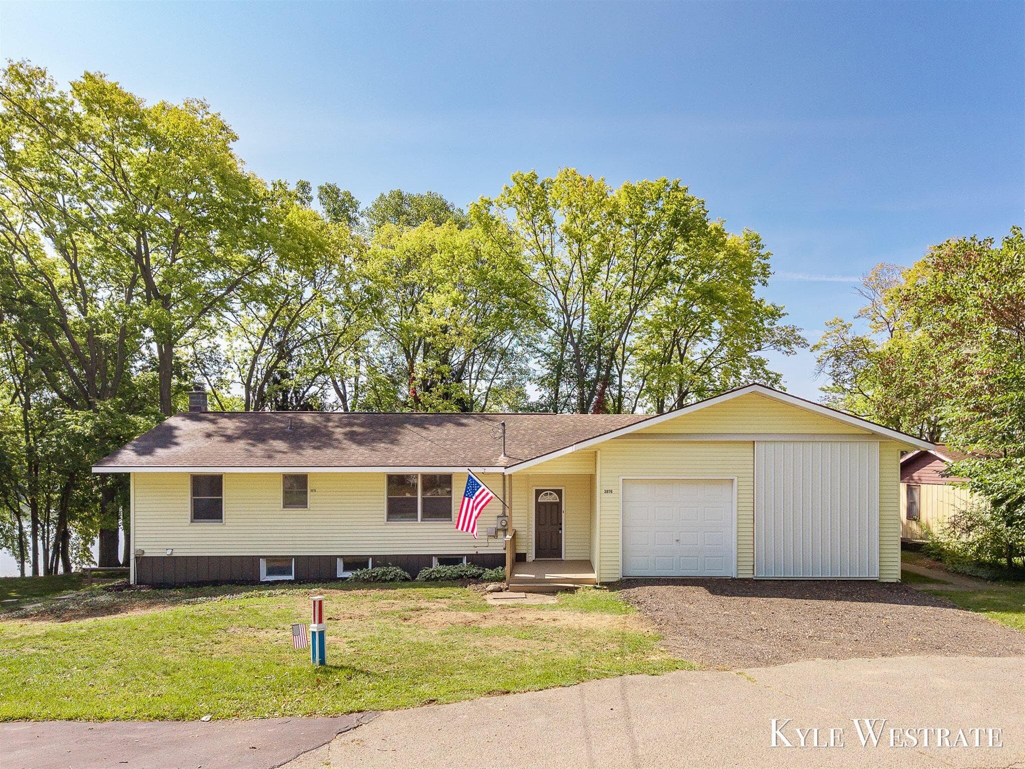 Primary property photo