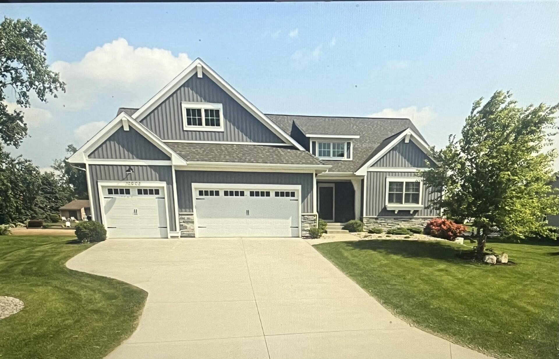 Primary property photo