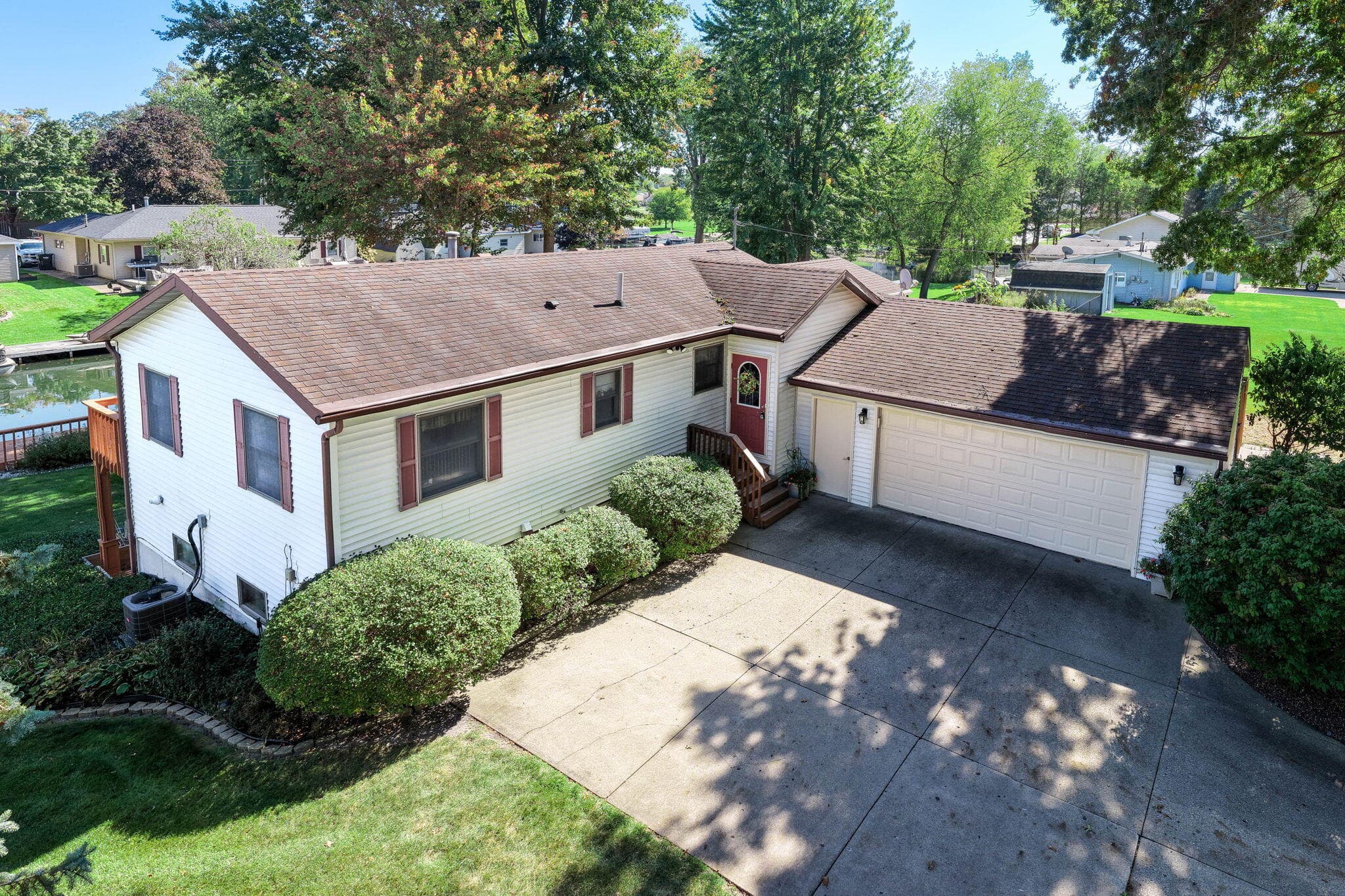 Primary property photo