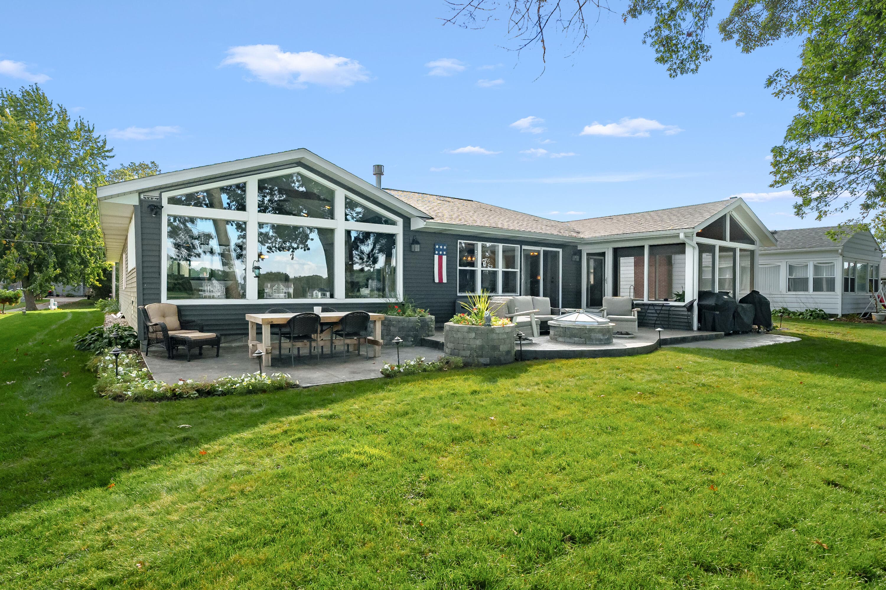 Primary property photo