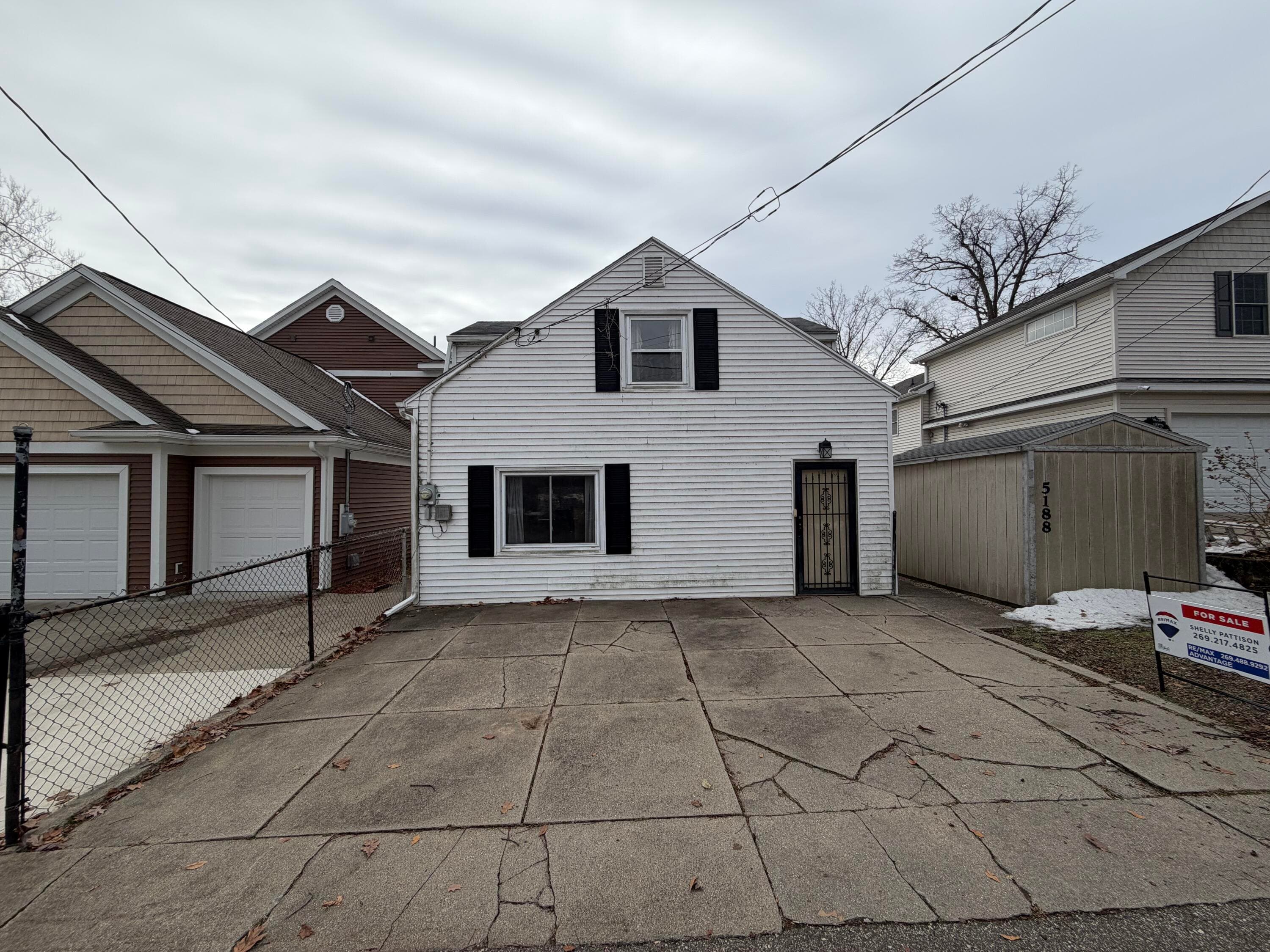 Primary property photo