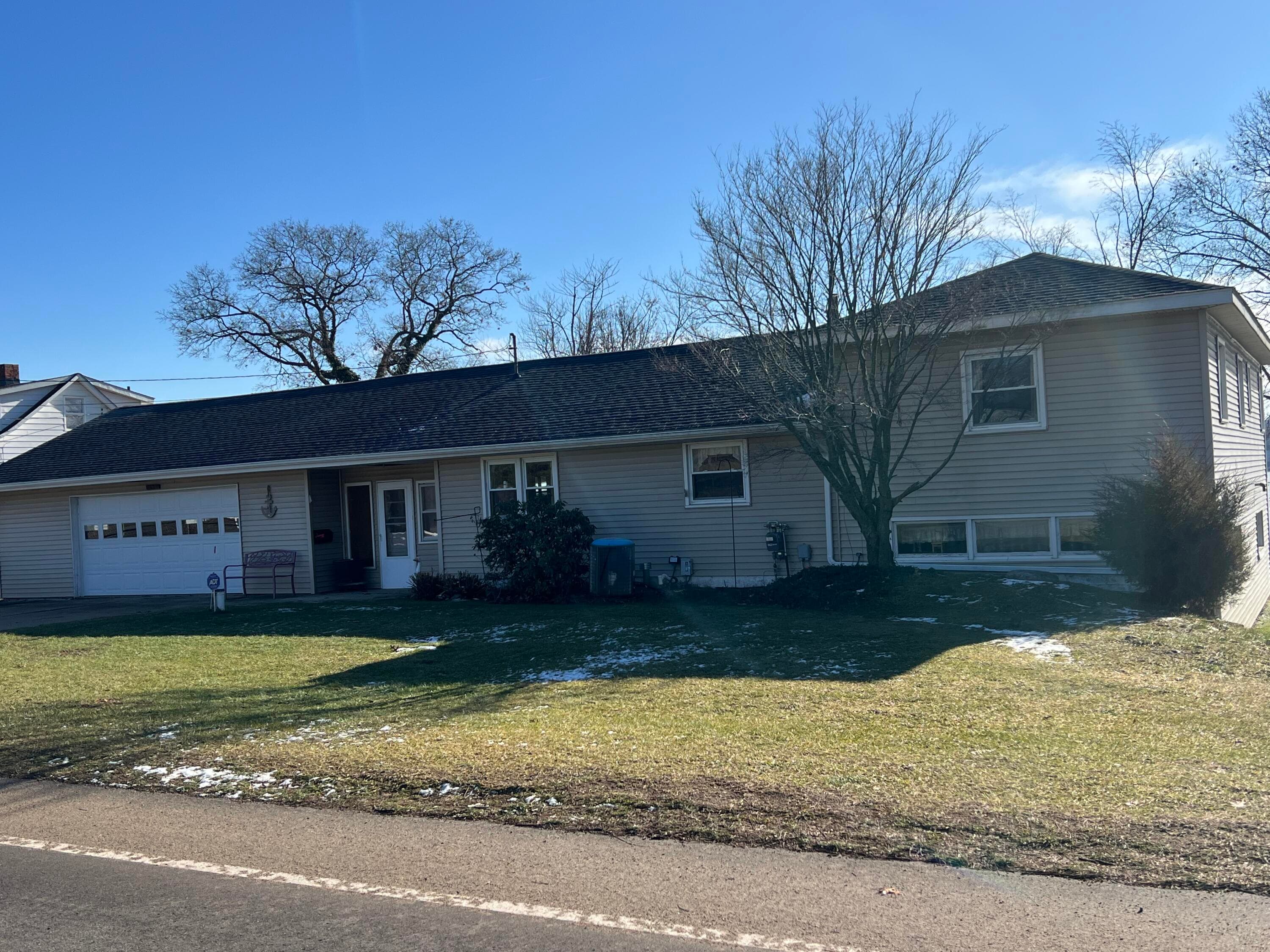 Primary property photo