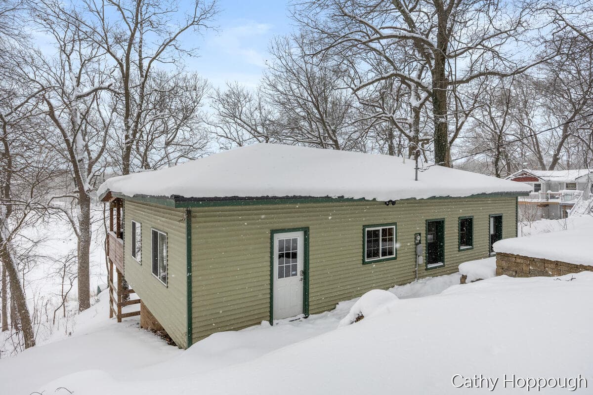 Primary property photo