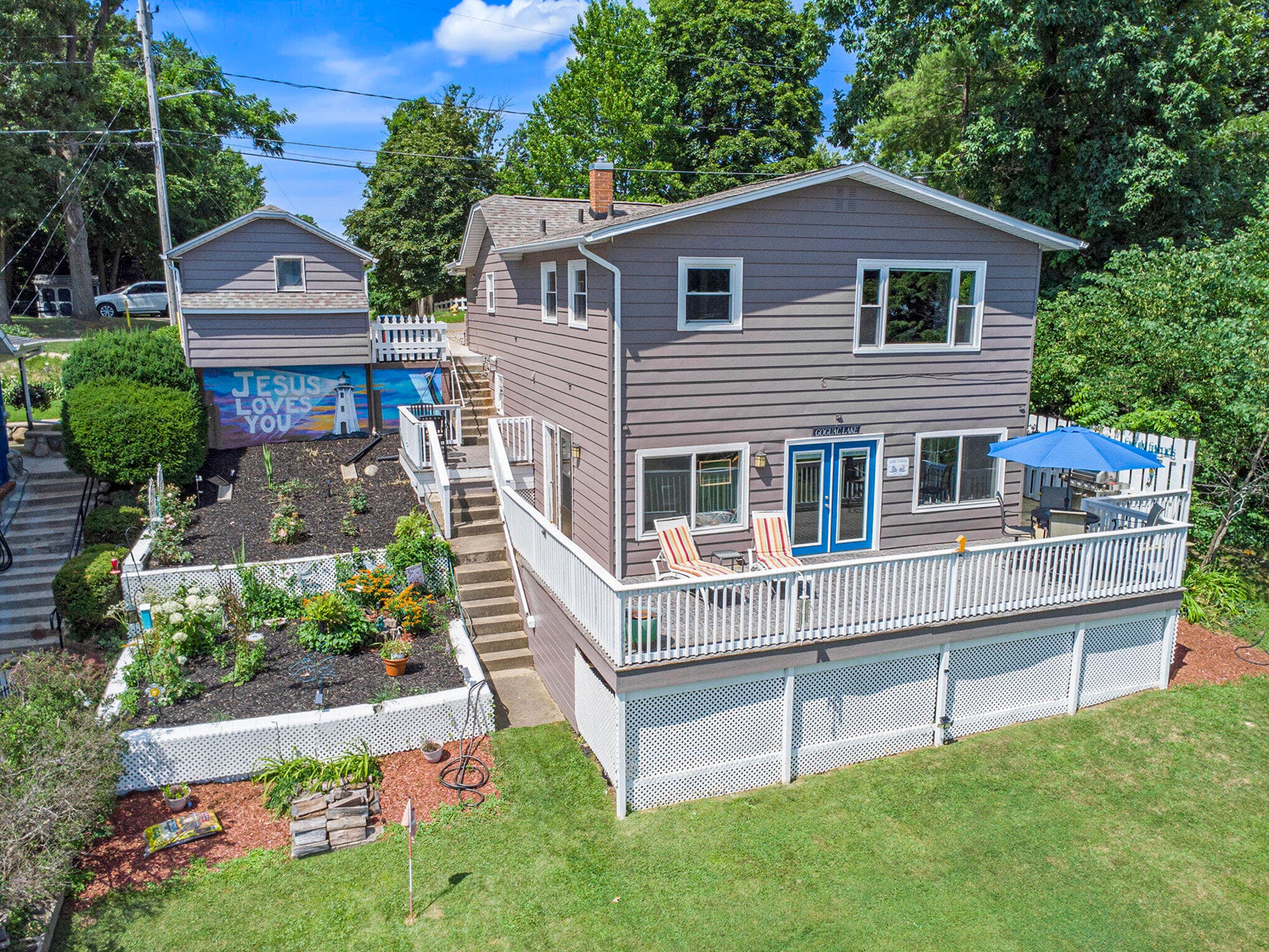 Primary property photo