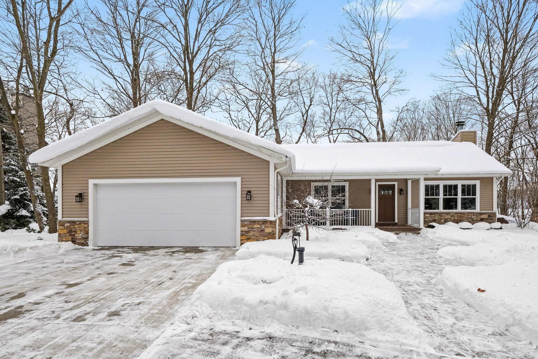 Primary property photo