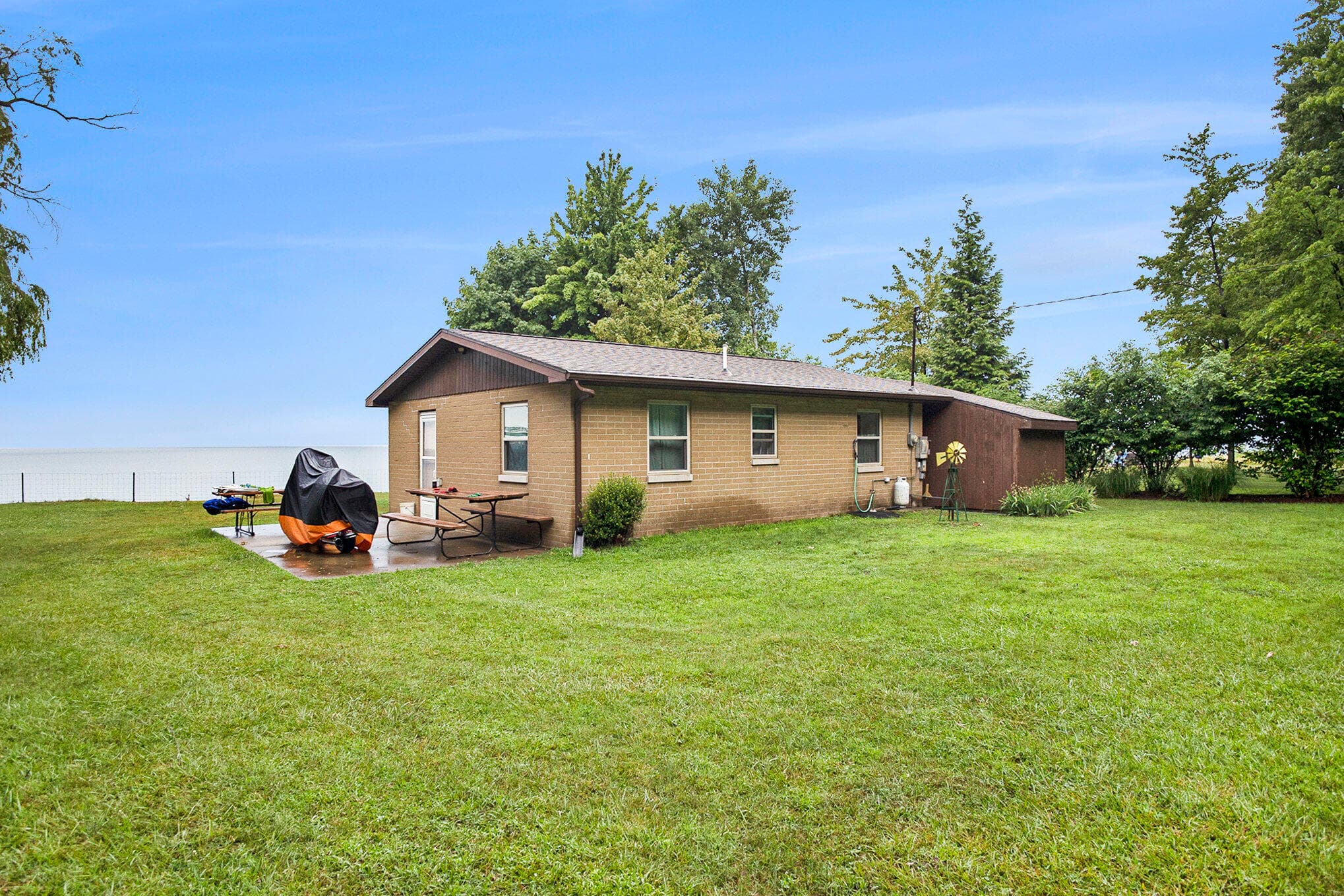 Primary property photo