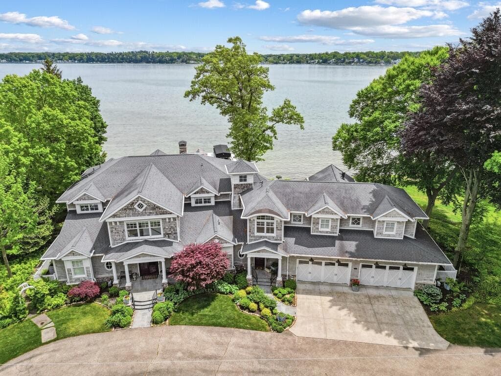 Primary property photo