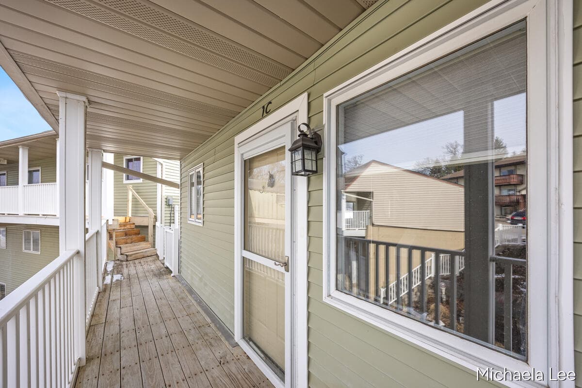 Primary property photo