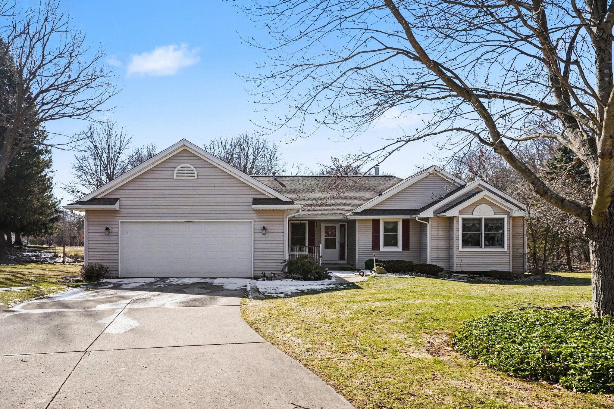 Primary property photo