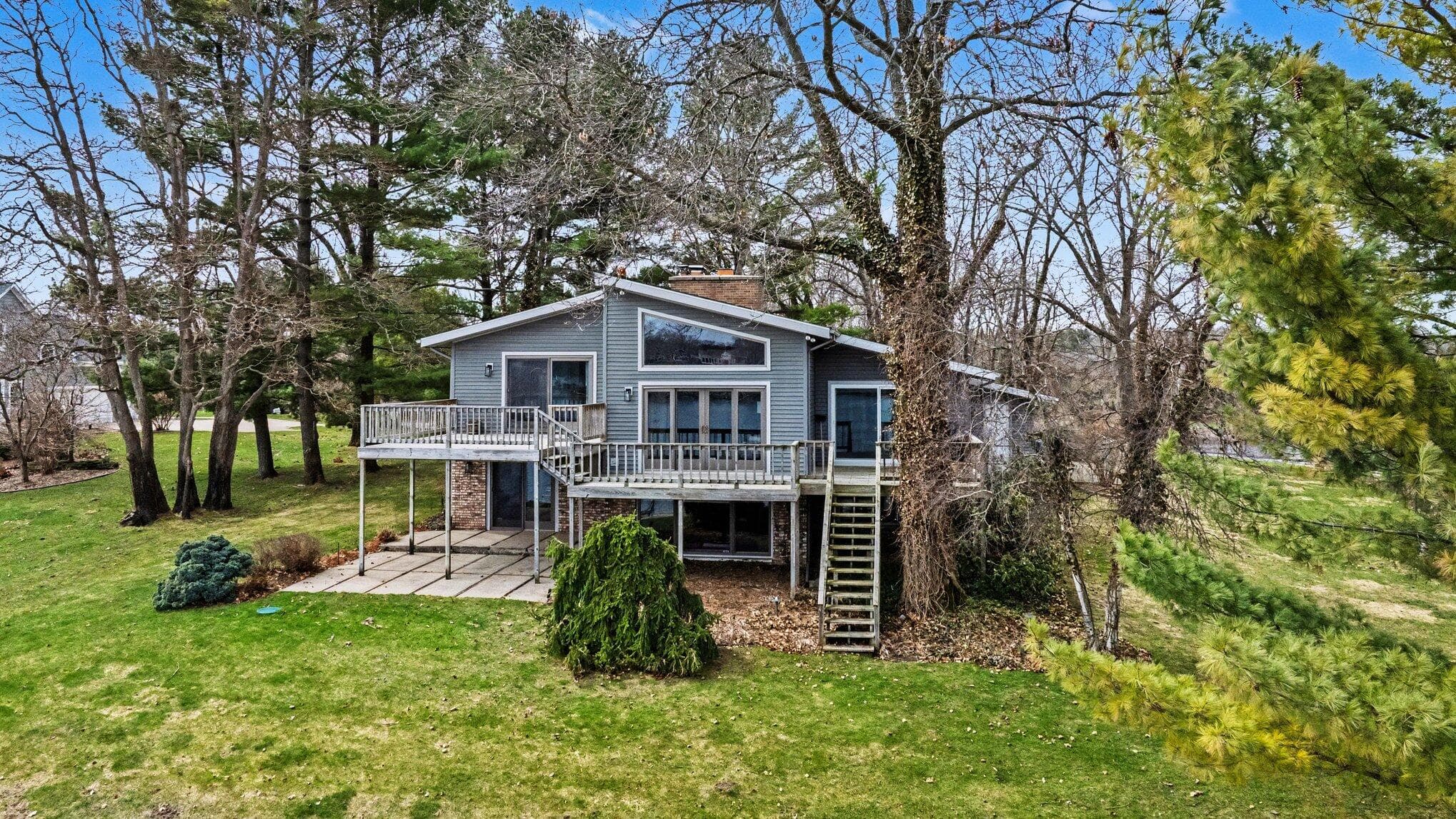 Primary property photo