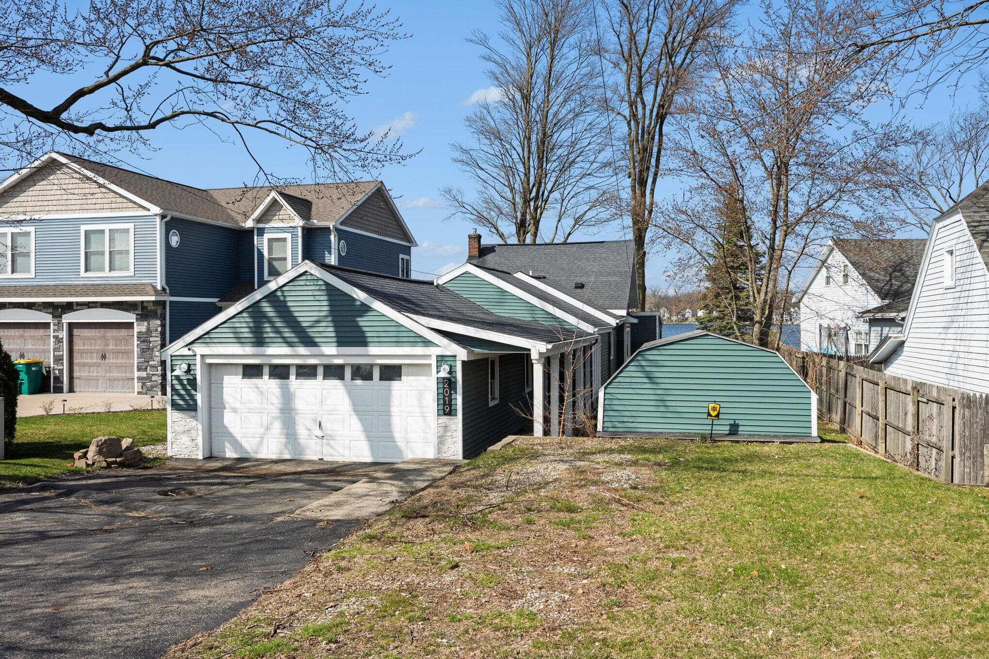 Primary property photo