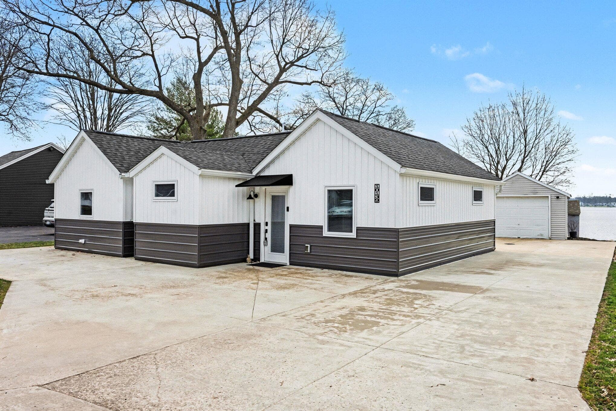 Primary property photo