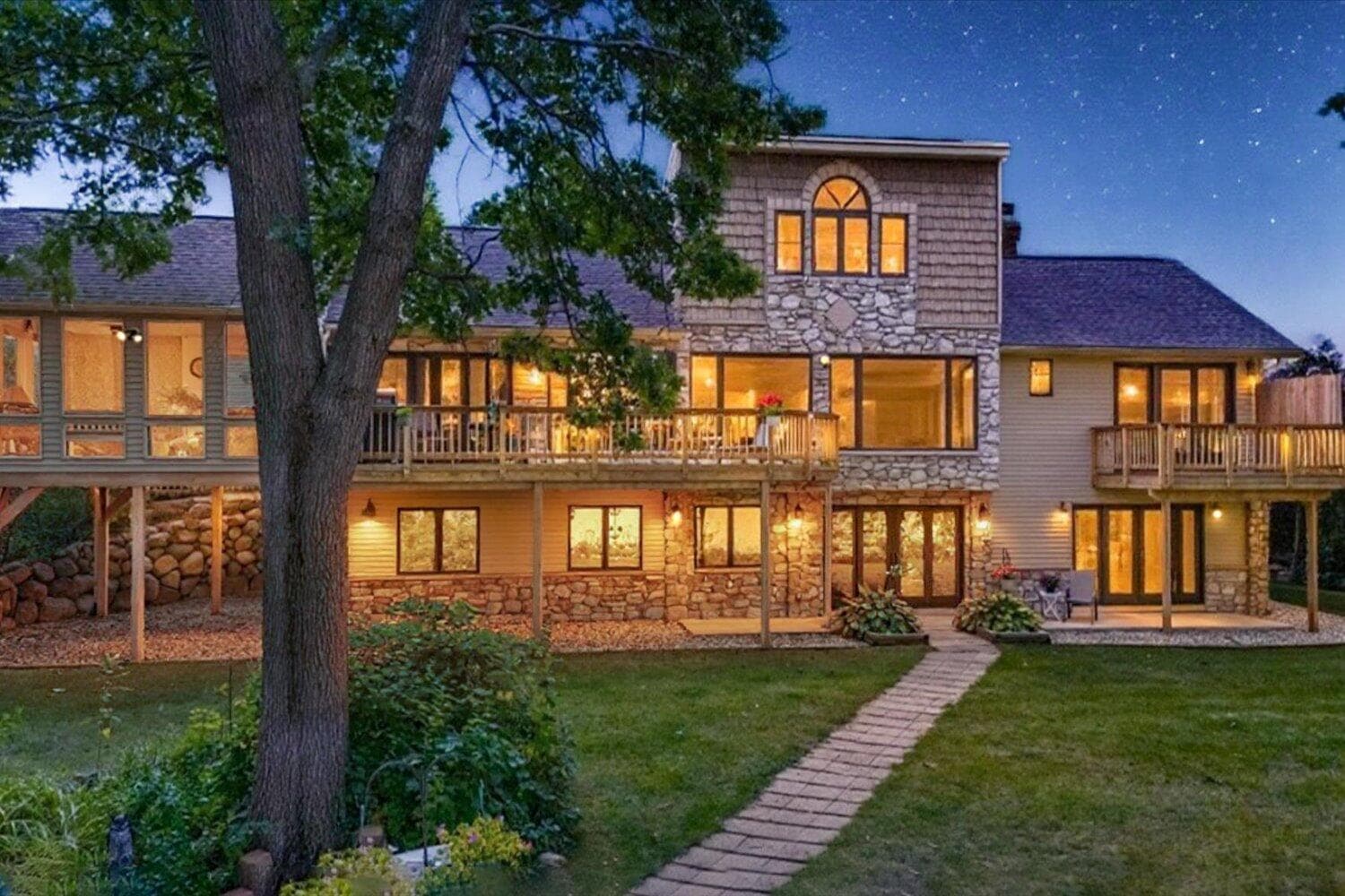 Primary property photo