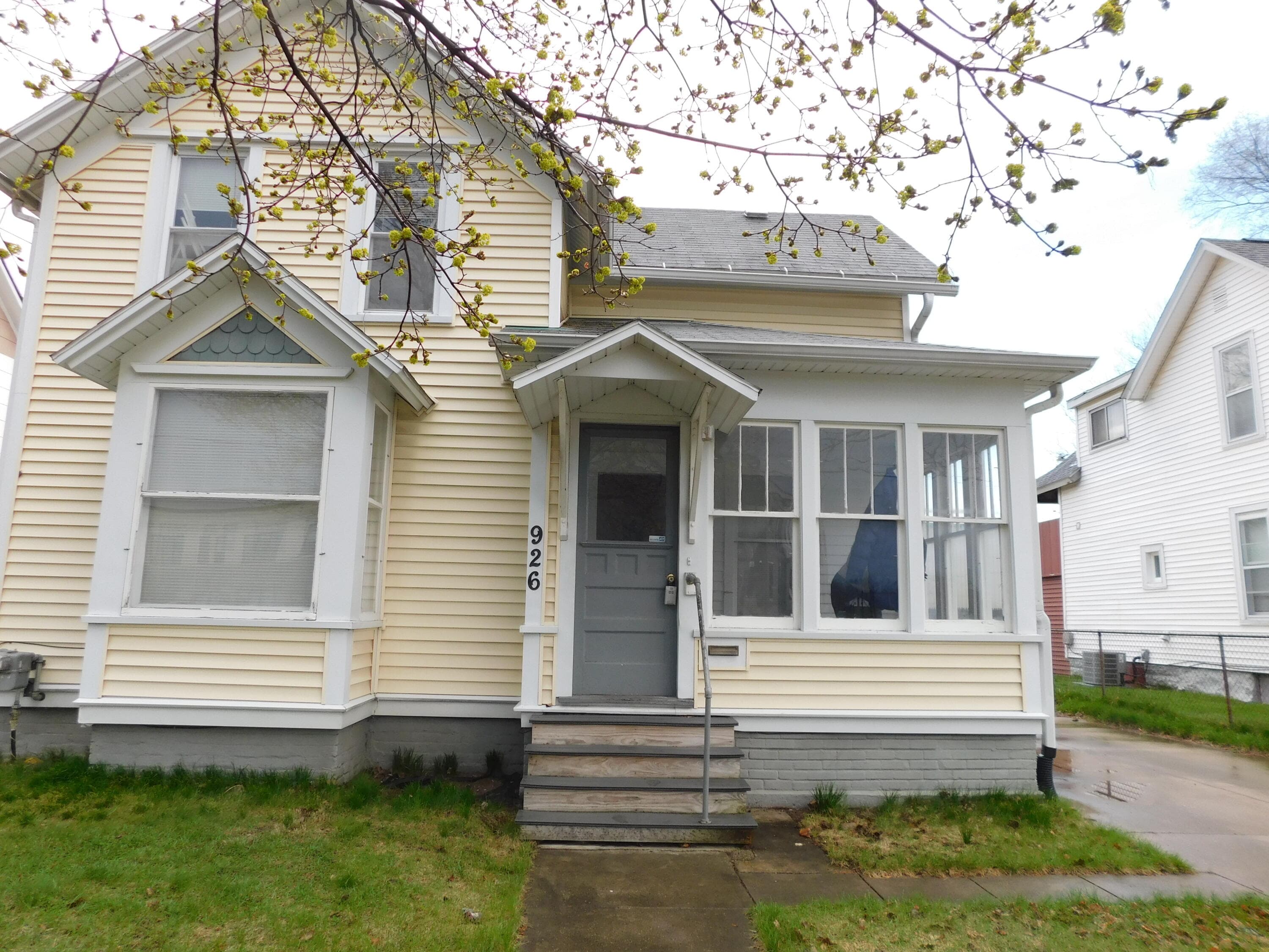 926 Cottage Kalamazoo MI 49001