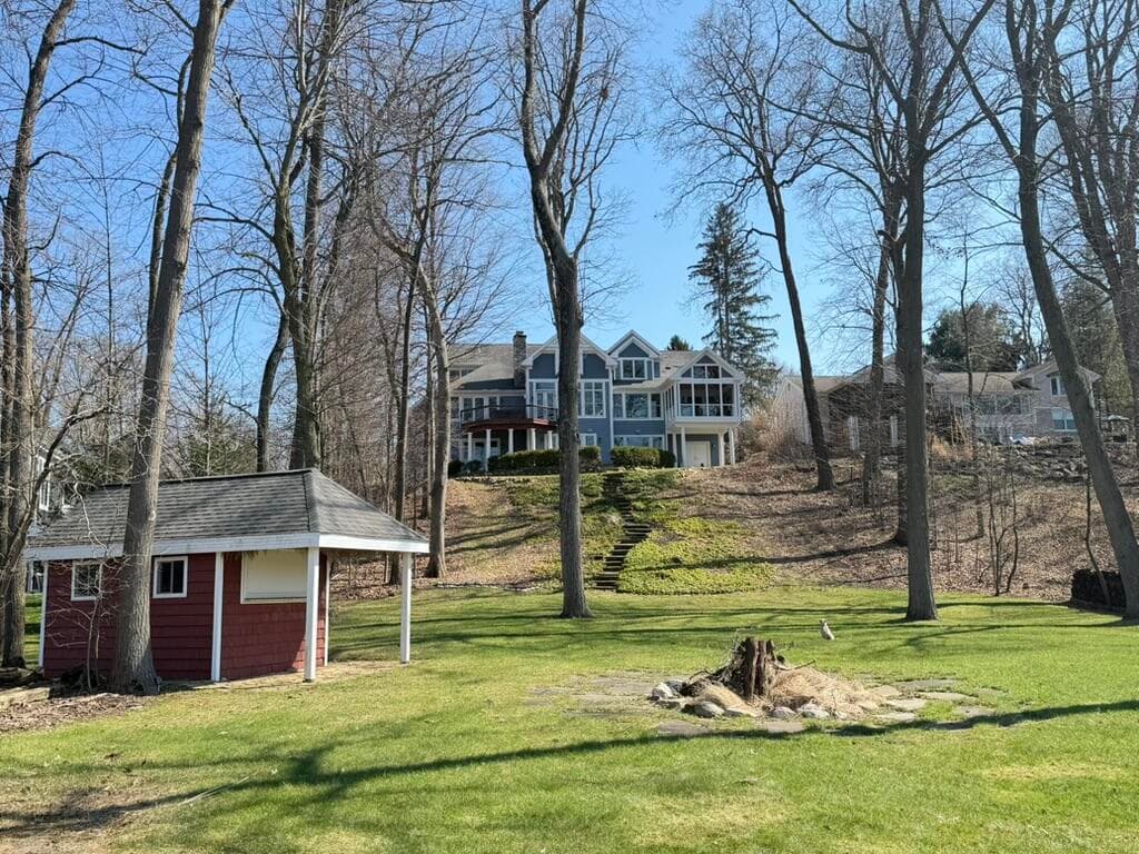 Primary property photo