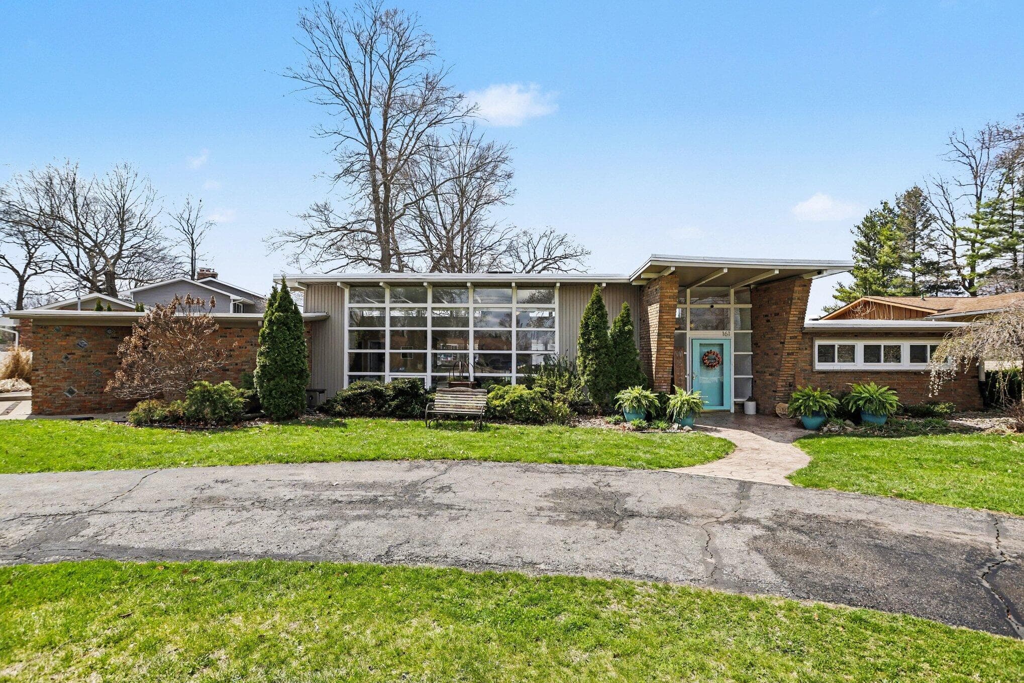 Primary property photo