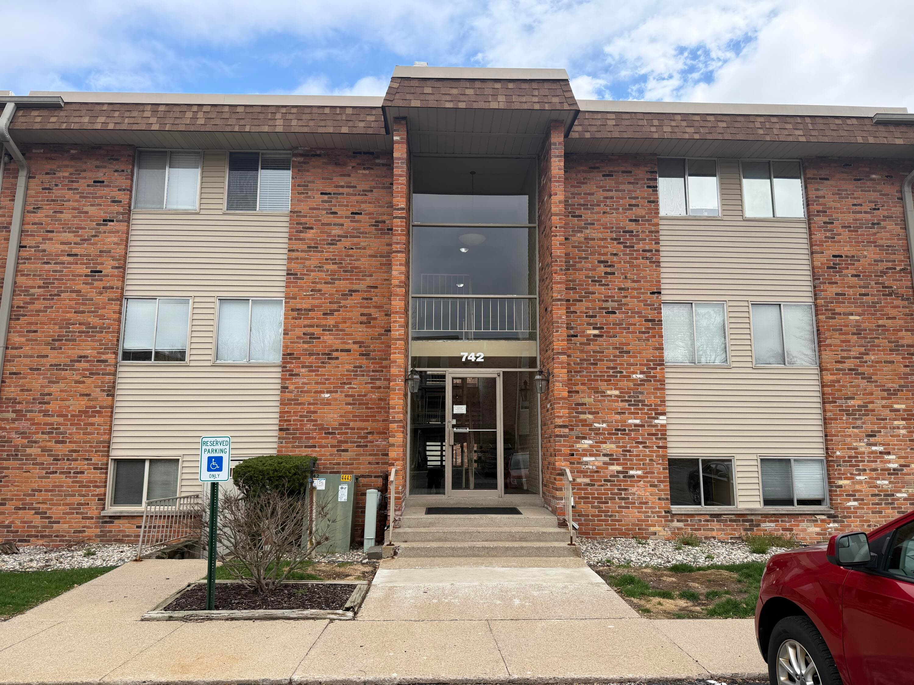 742 Kilgore Kalamazoo MI 49008