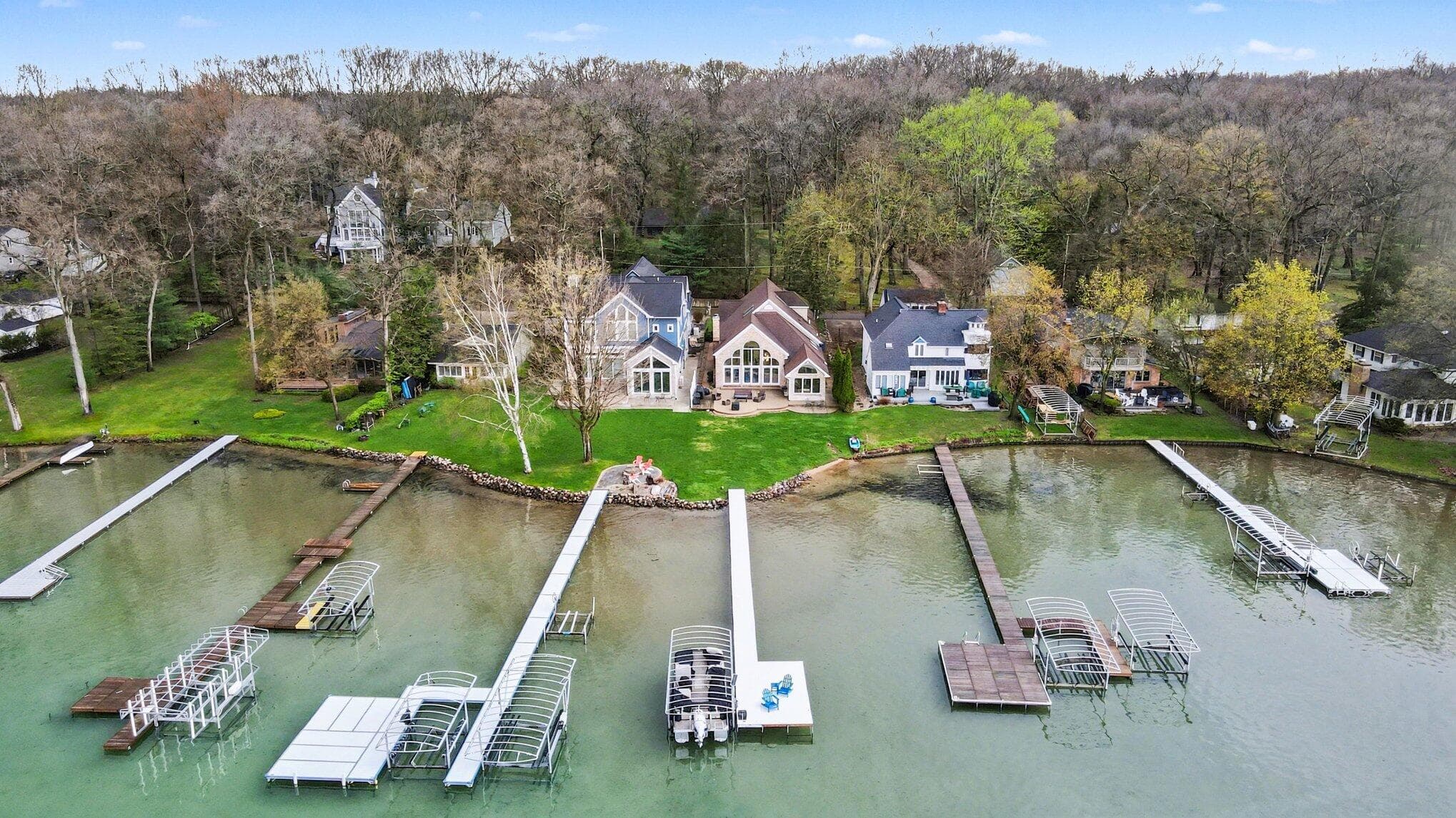 Primary property photo