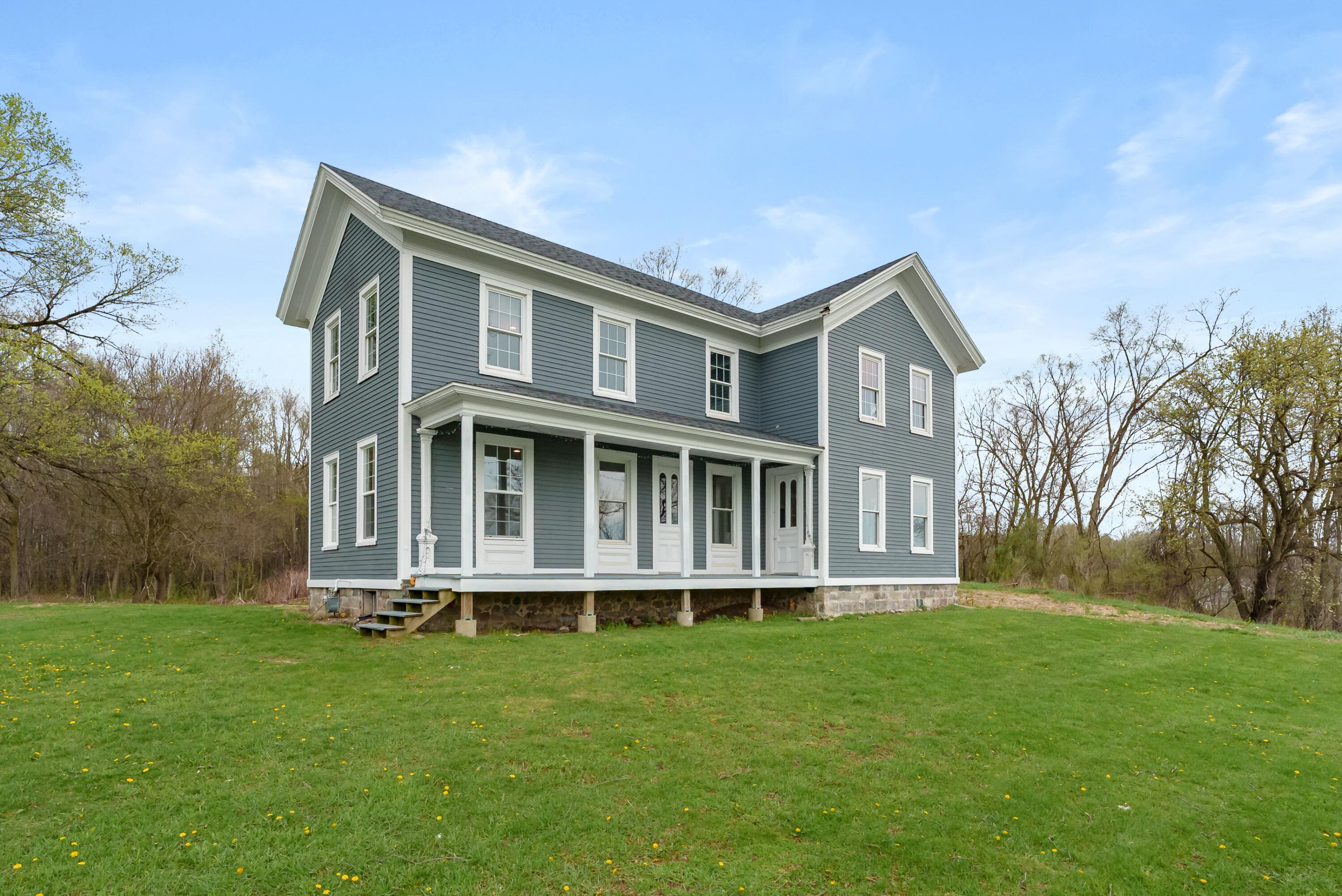 135 Golfview Plainwell MI 49080