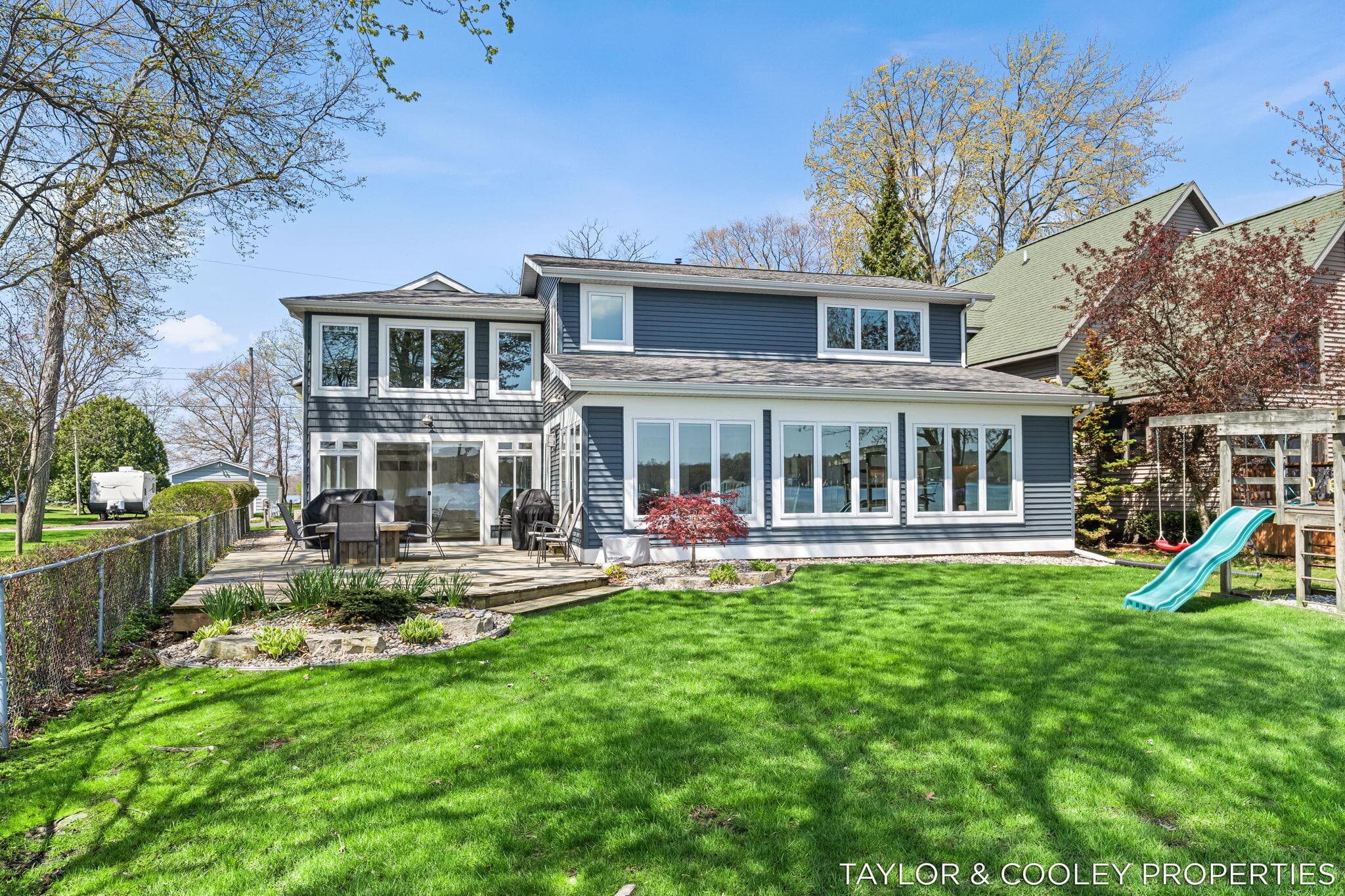 Primary property photo