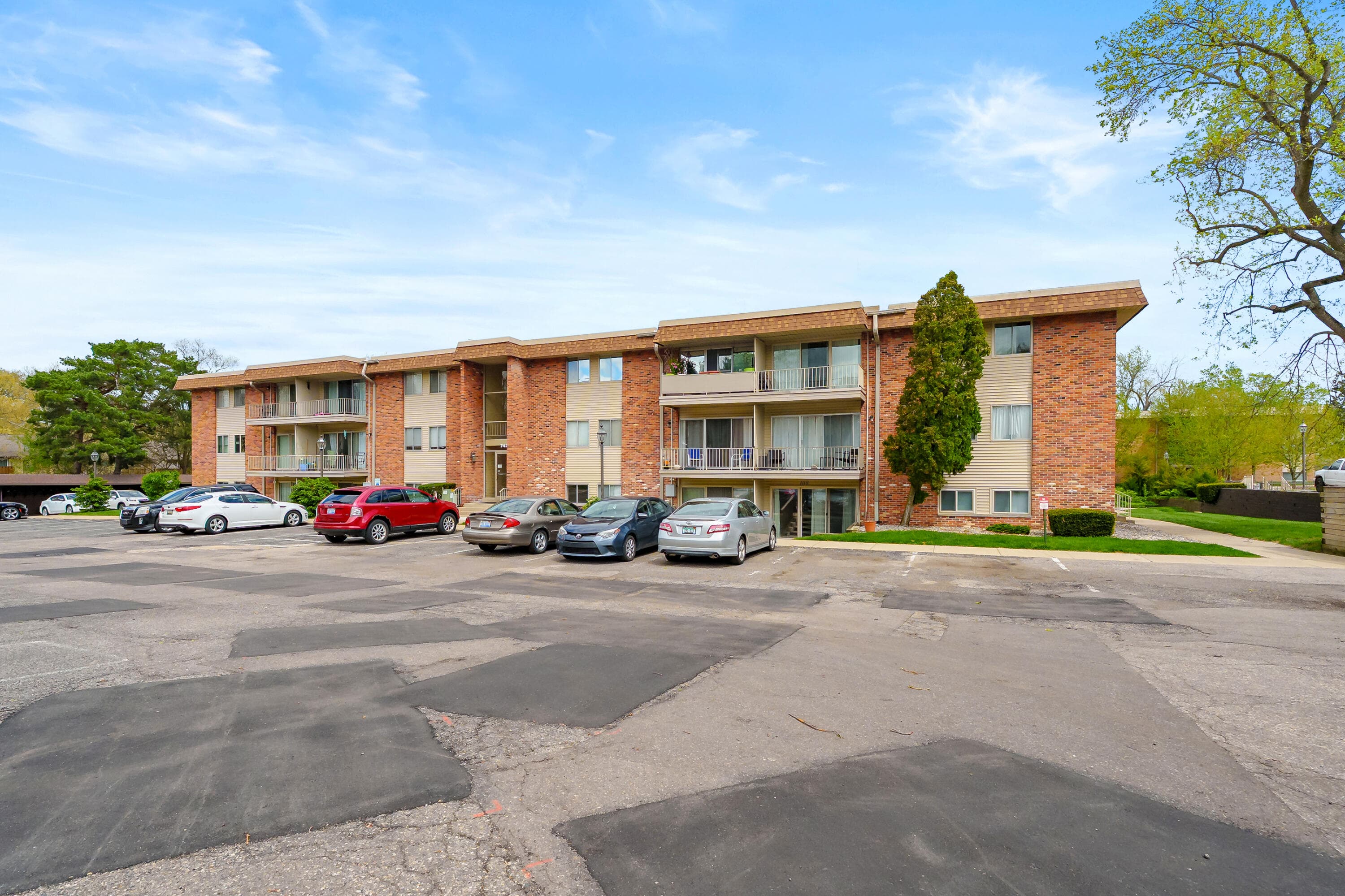 742 Kilgore Kalamazoo MI 49008