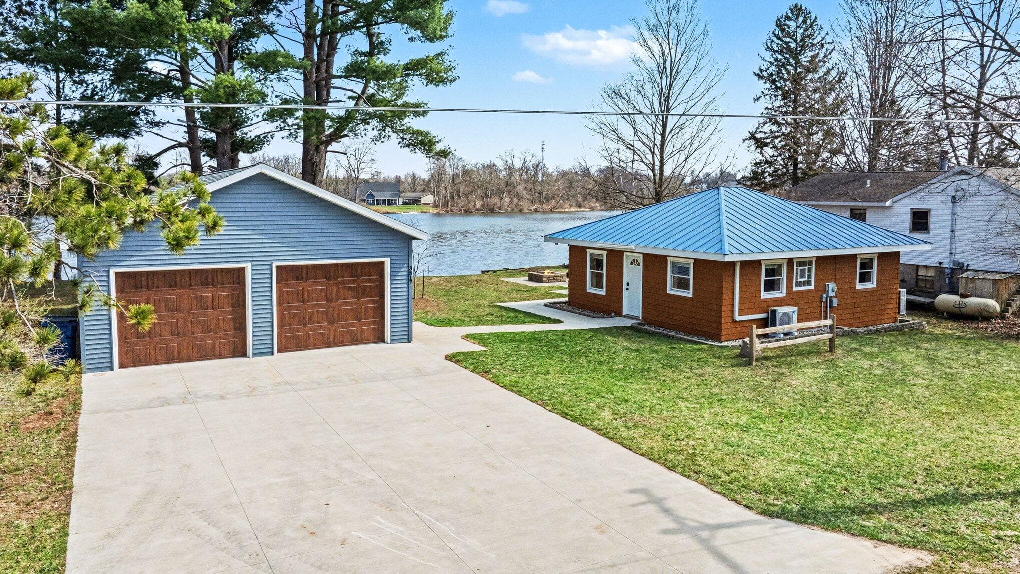 Primary property photo