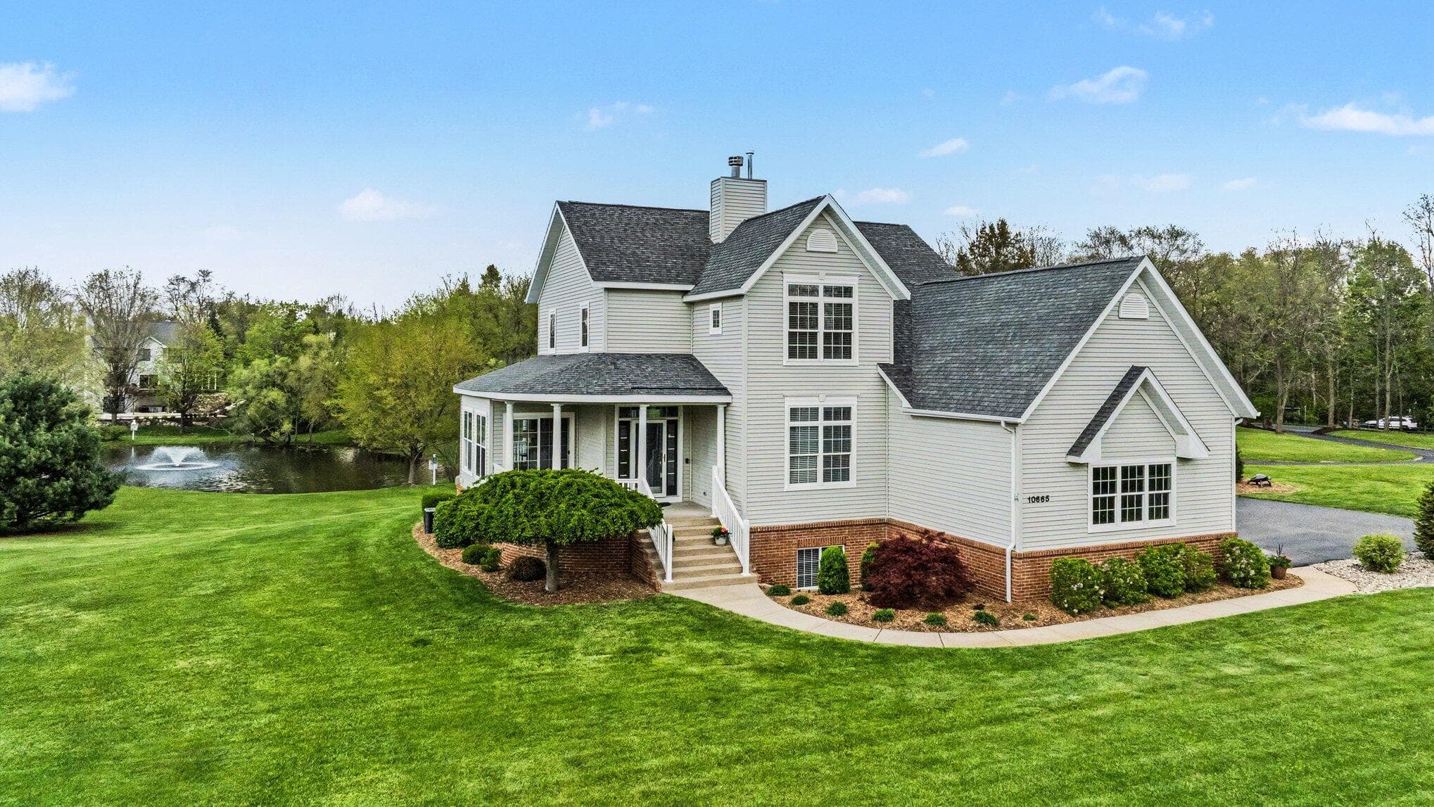 Primary property photo