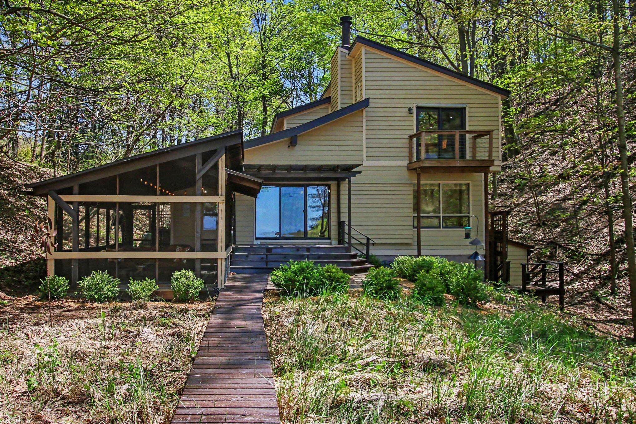 Primary property photo
