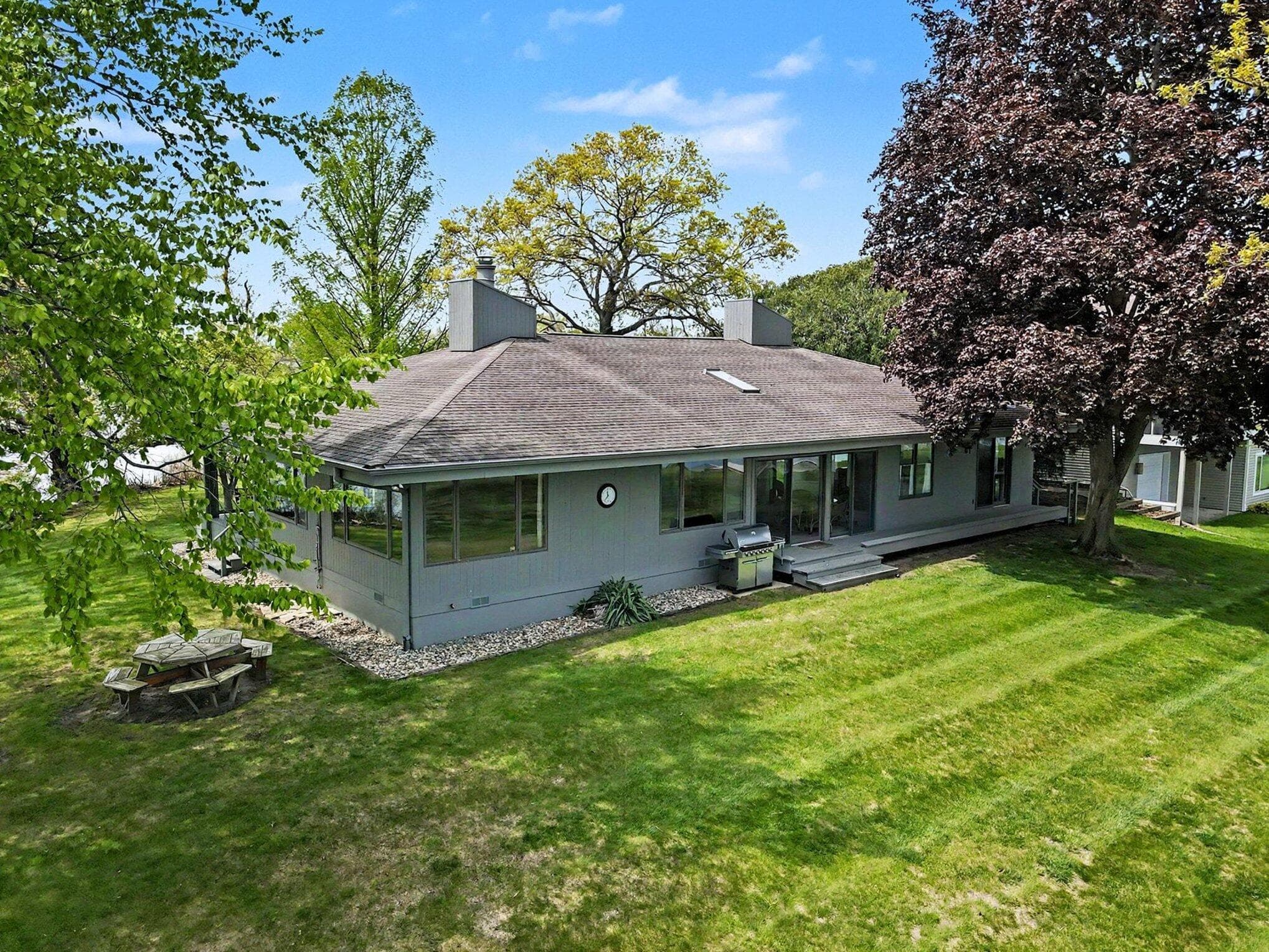 Primary property photo