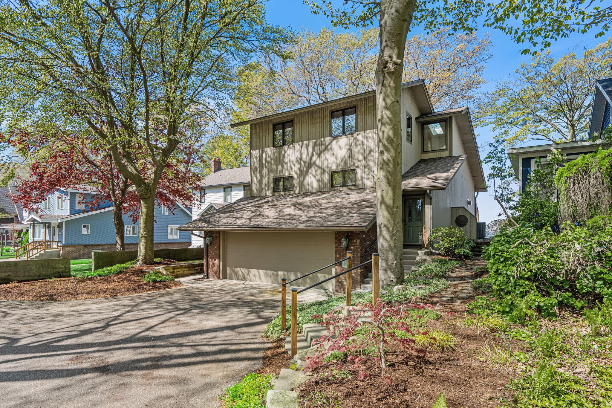 Primary property photo