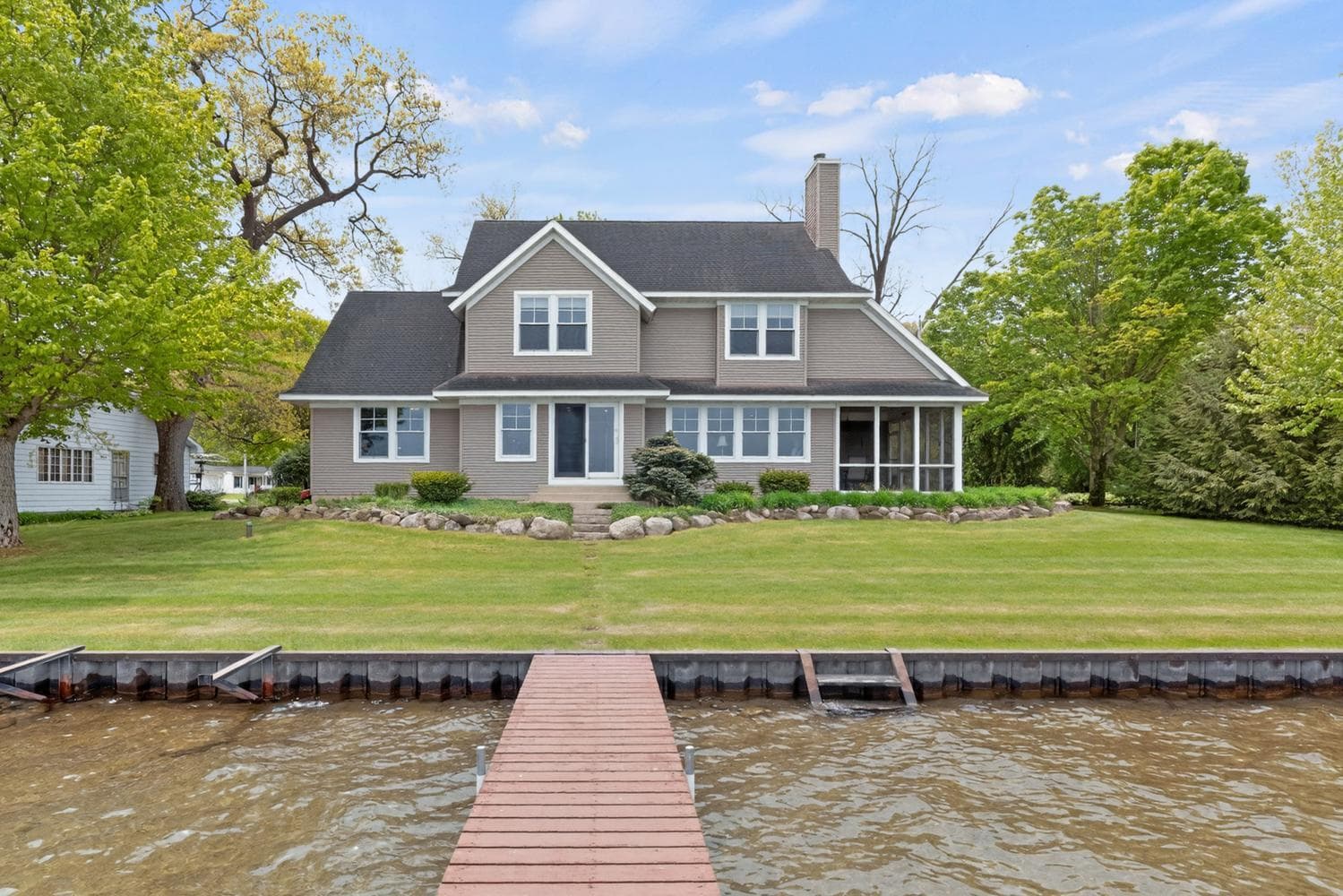 Primary property photo