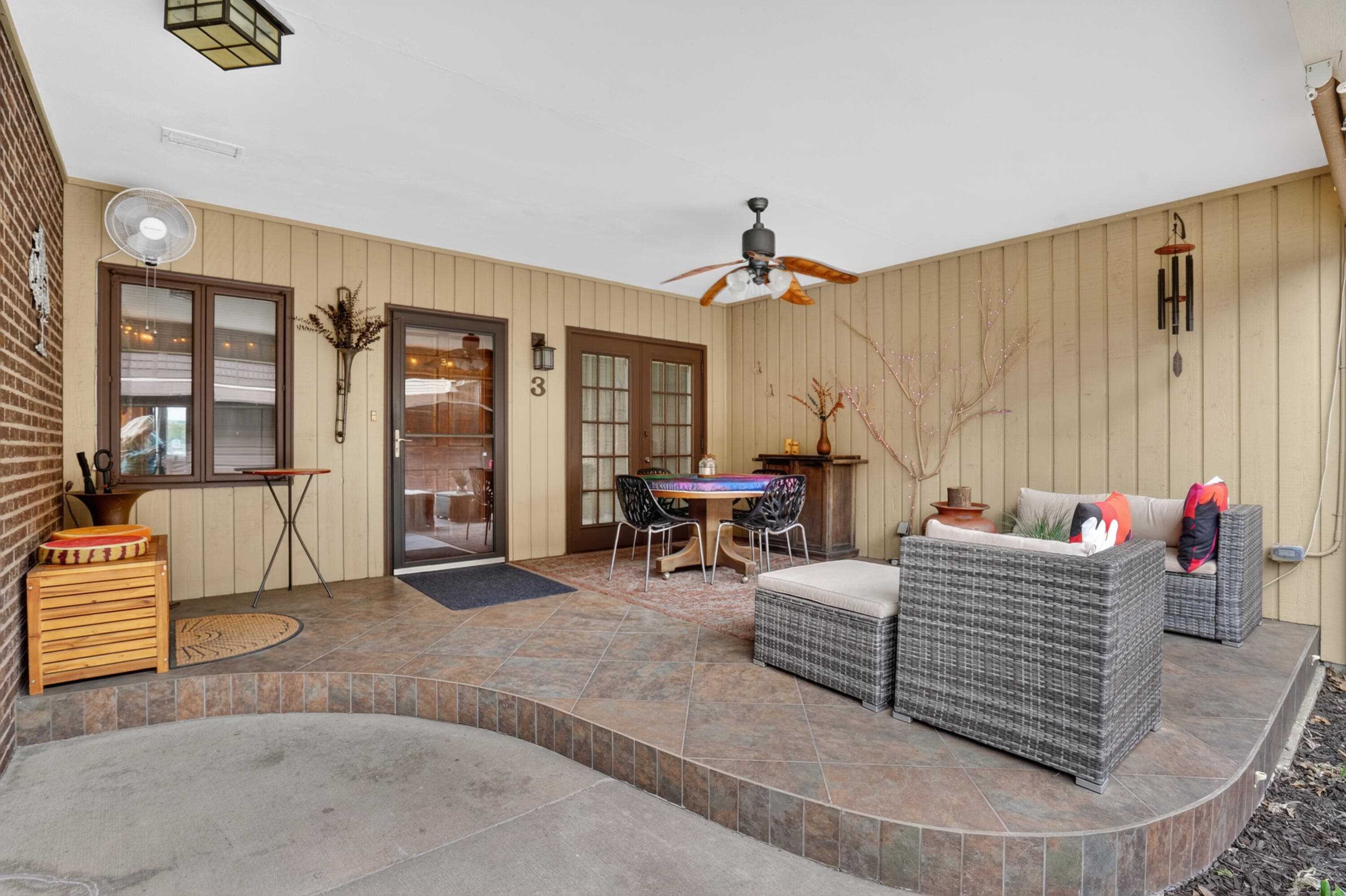 Primary property photo