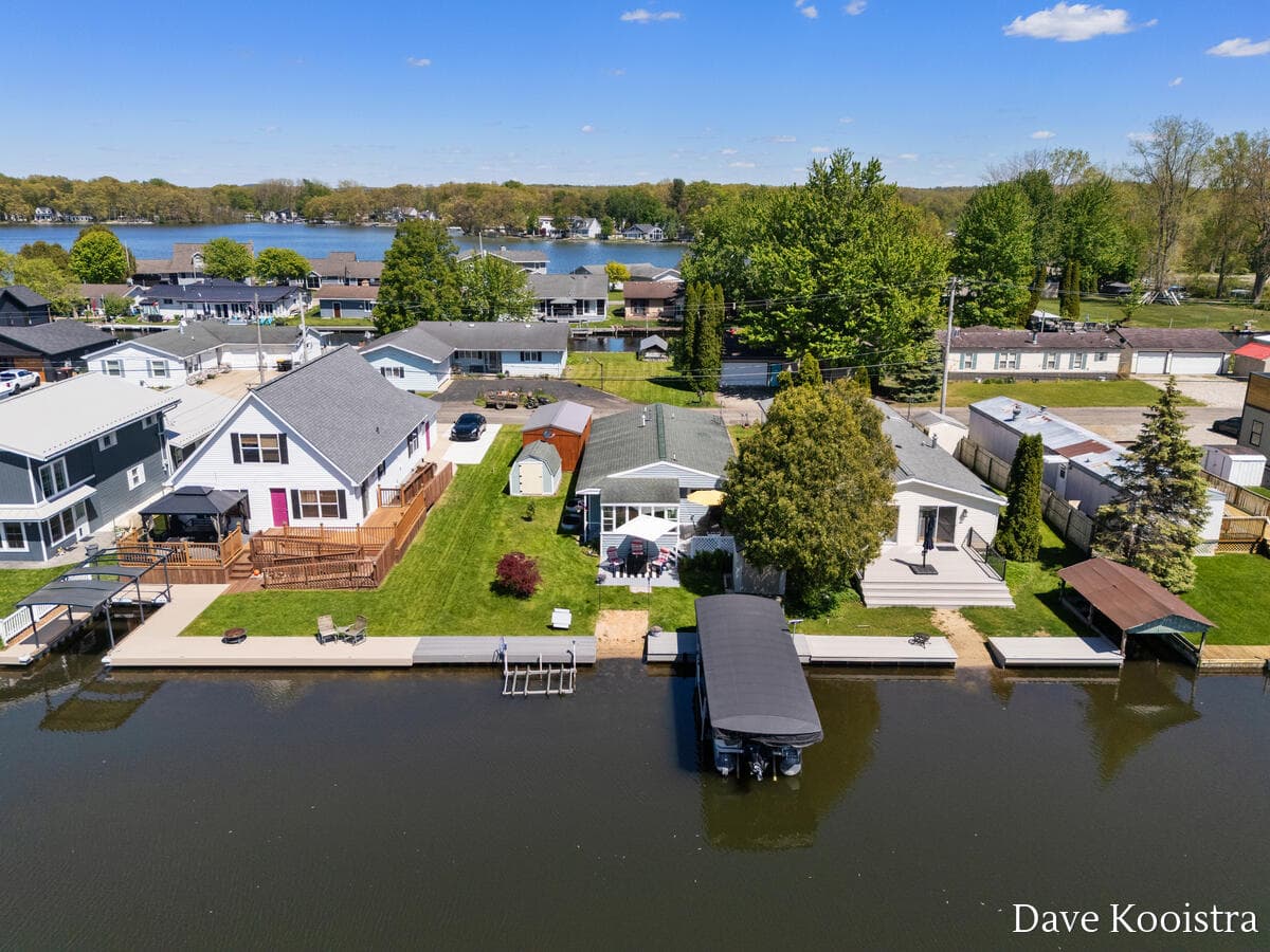 4356 Lynden Shelbyville MI 49344