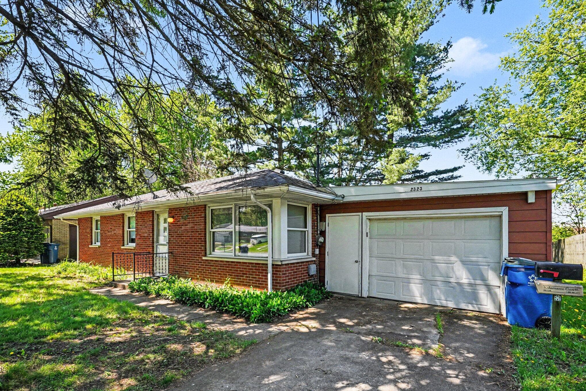 2323 Cumberland Kalamazoo MI 49006