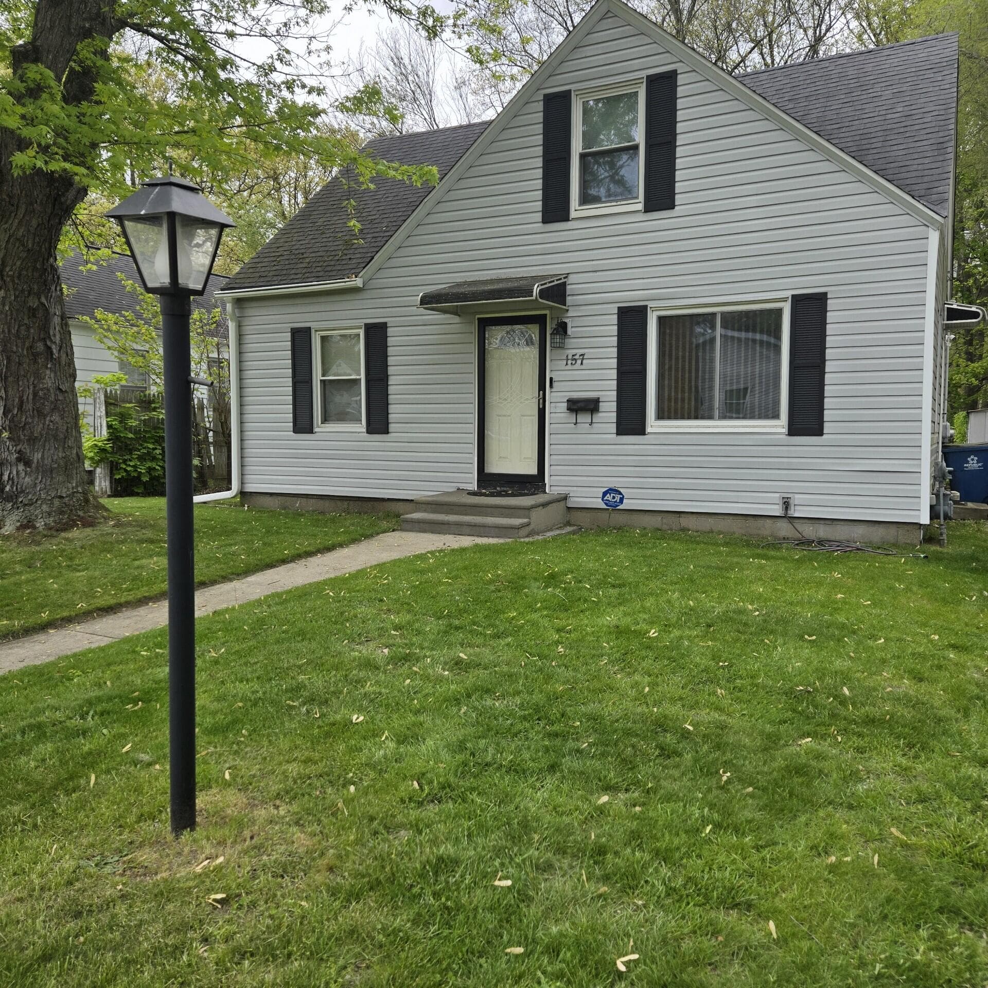157 Redner Battle Creek MI 49037