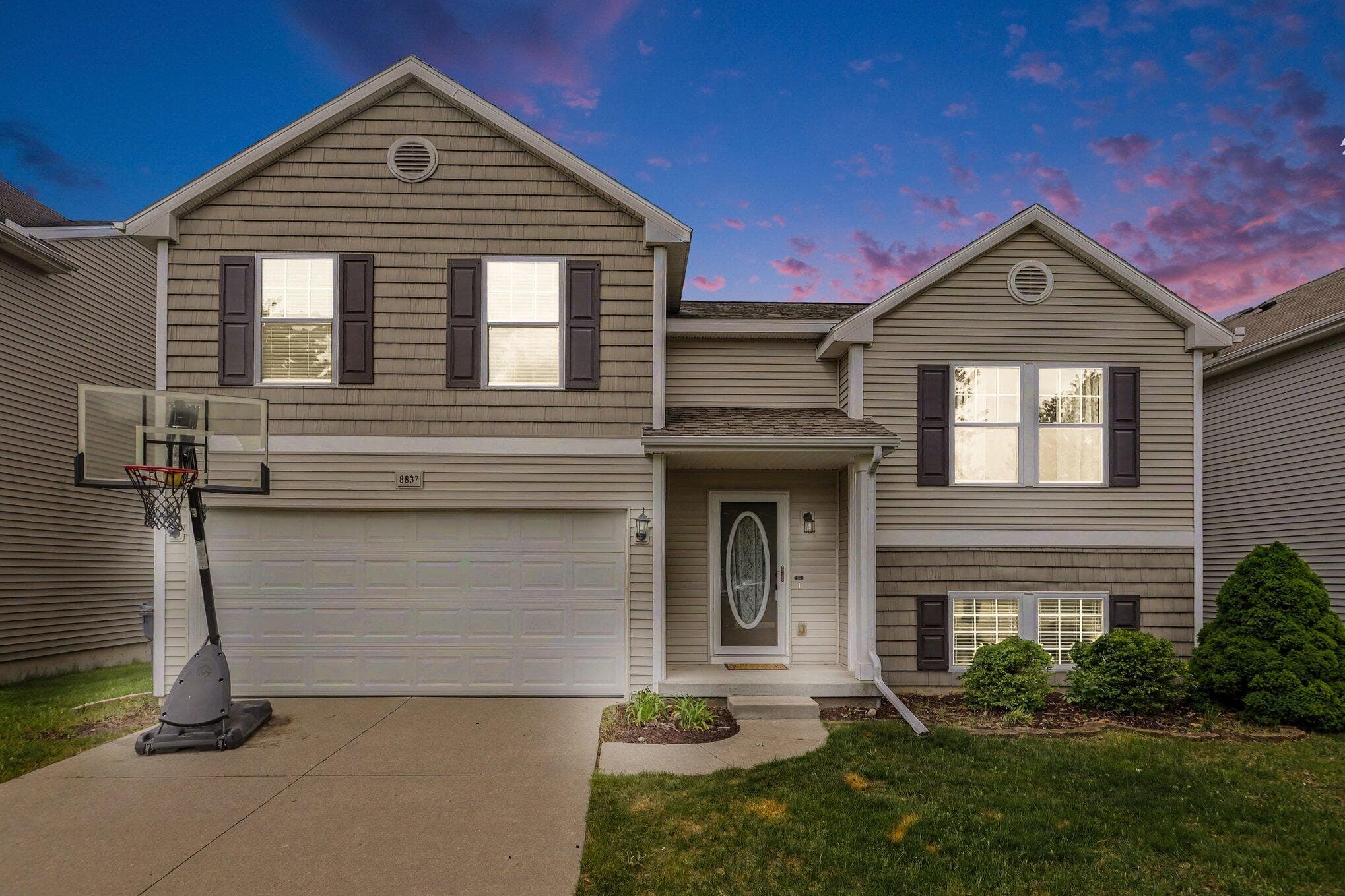 Primary property photo