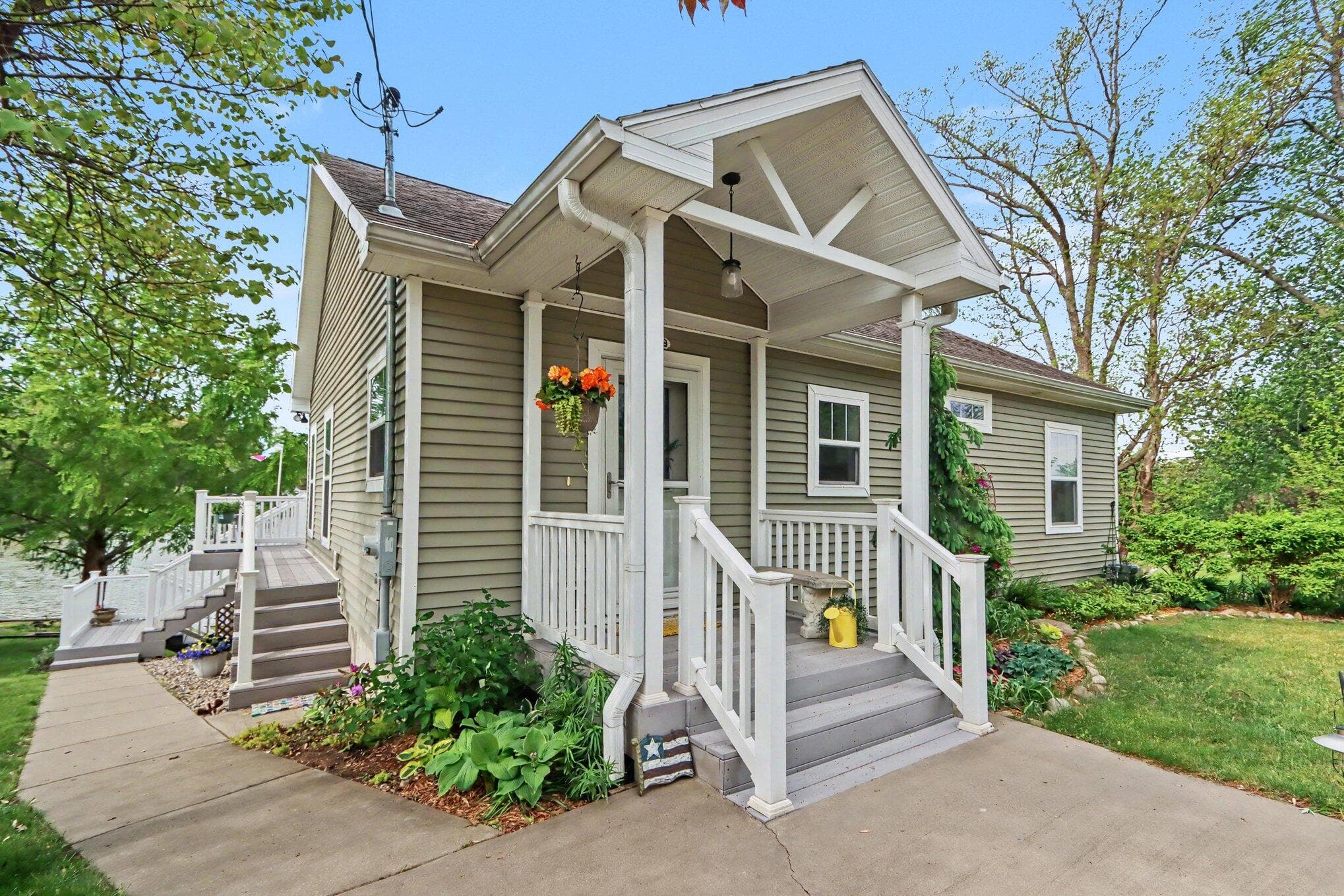 51509 Summit Paw Paw MI 49079