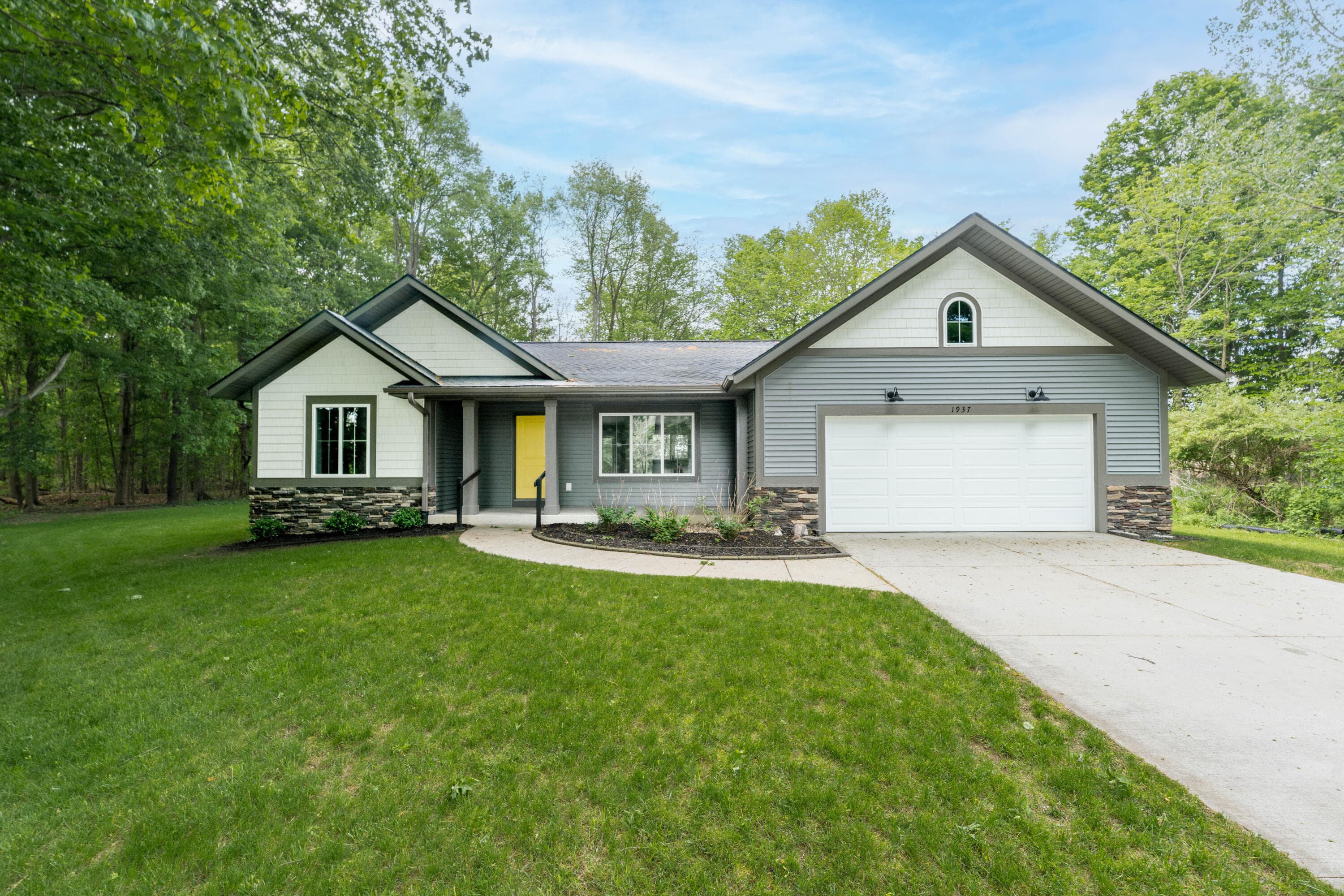 Primary property photo