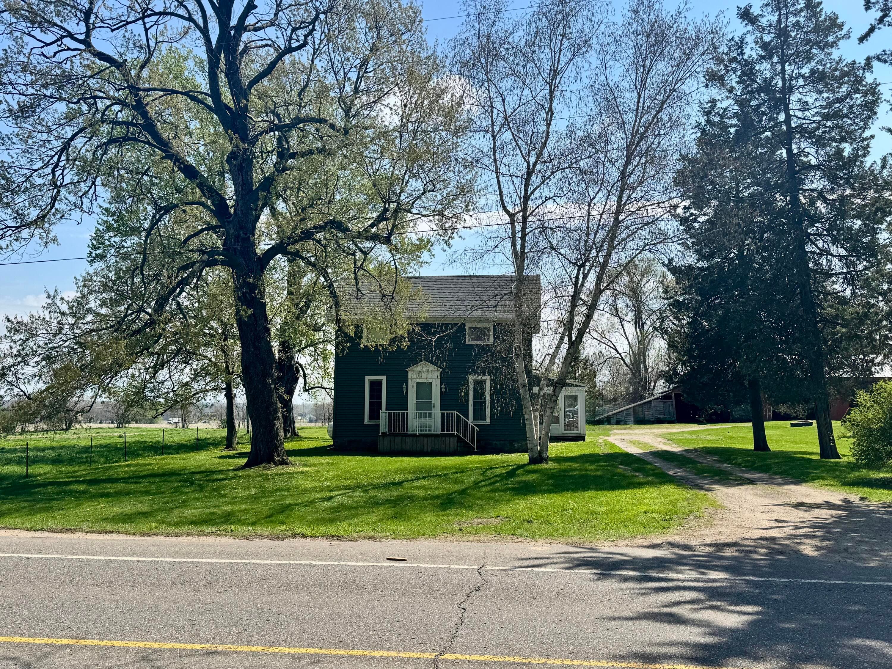 1224 102nd Plainwell MI 49080