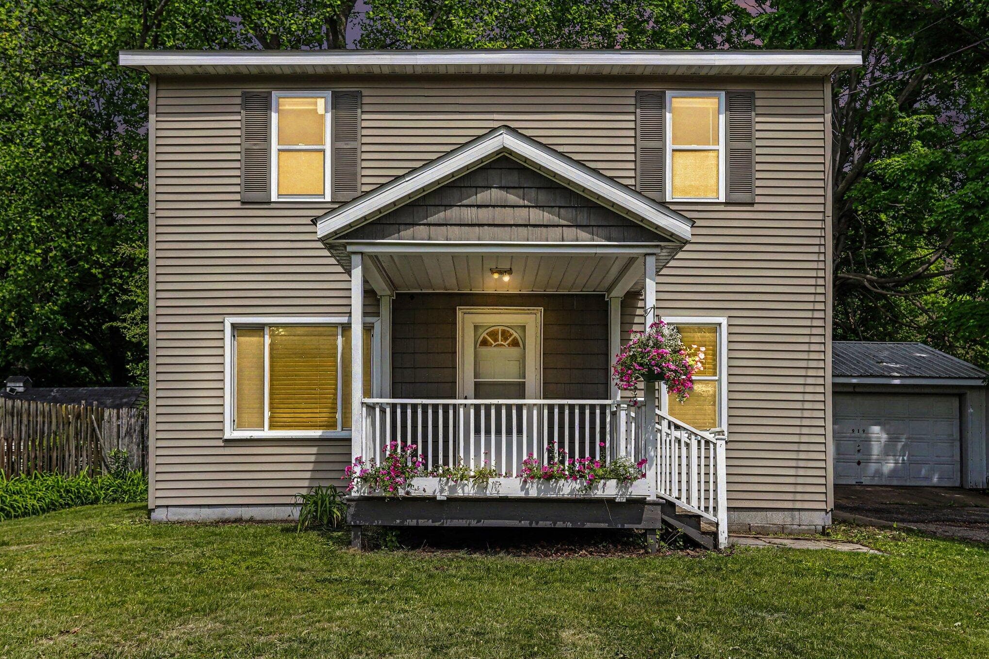 Primary property photo